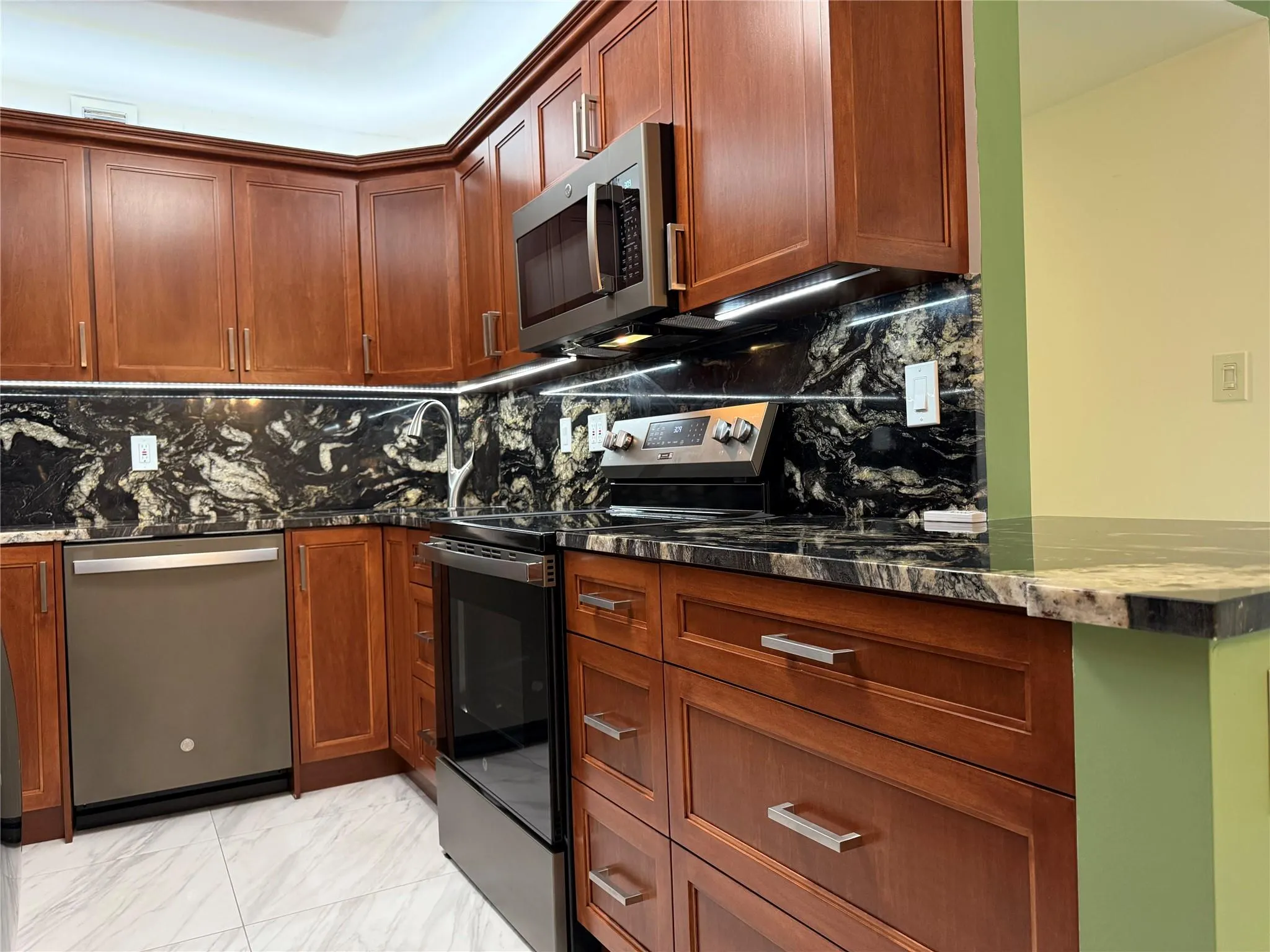 1940 NE 2nd Ave, #115J