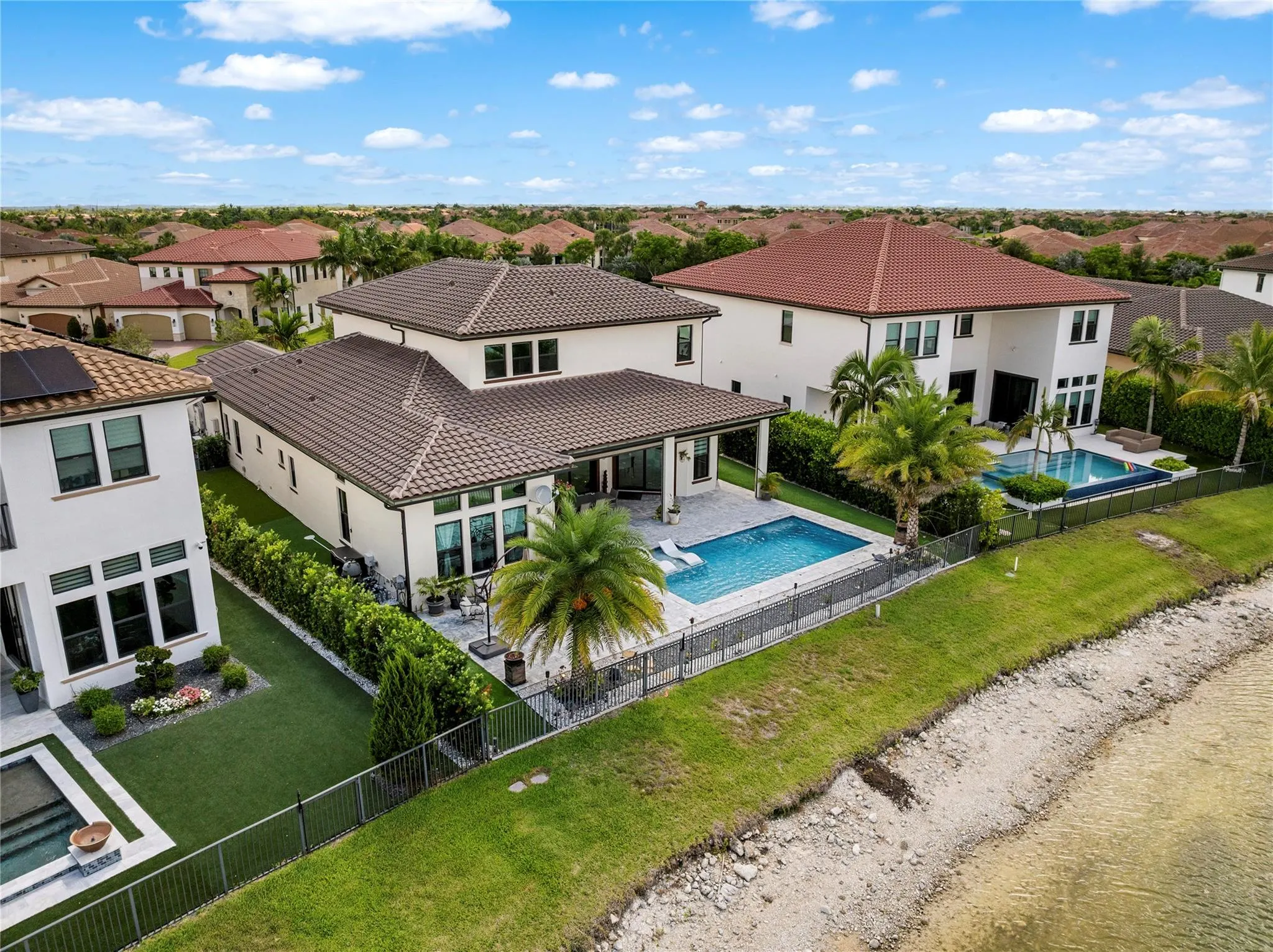 9295 Parkland Bay Dr