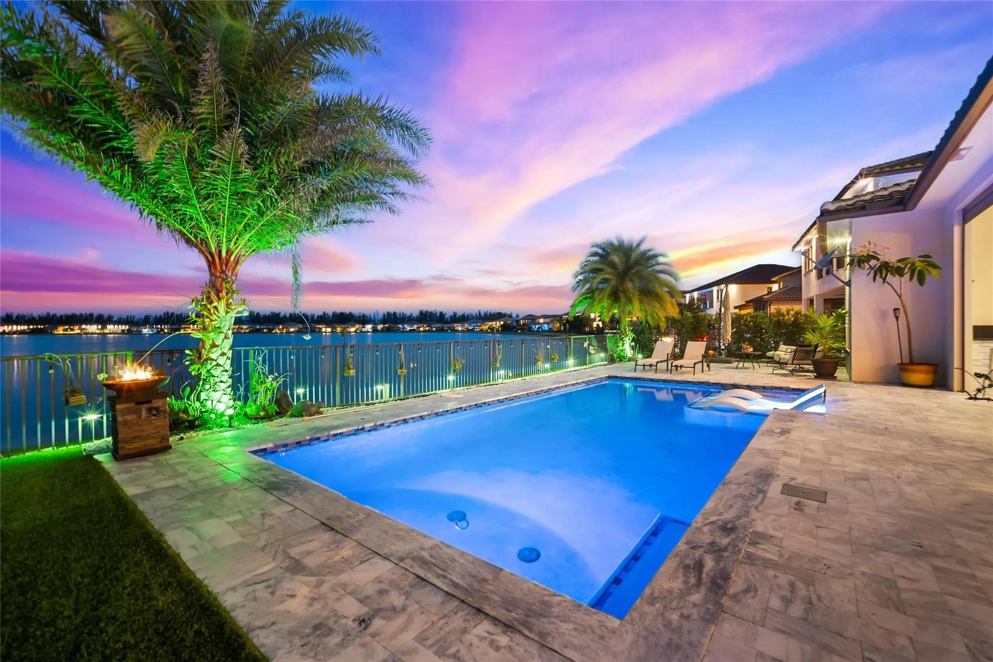 9295 Parkland Bay Dr