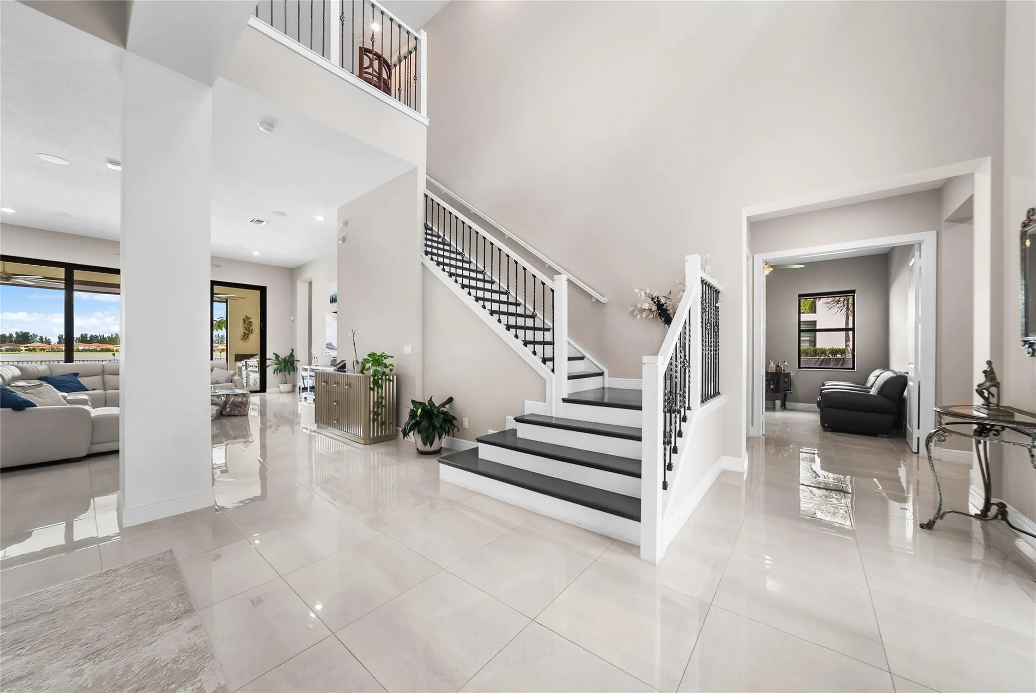 9295 Parkland Bay Dr
