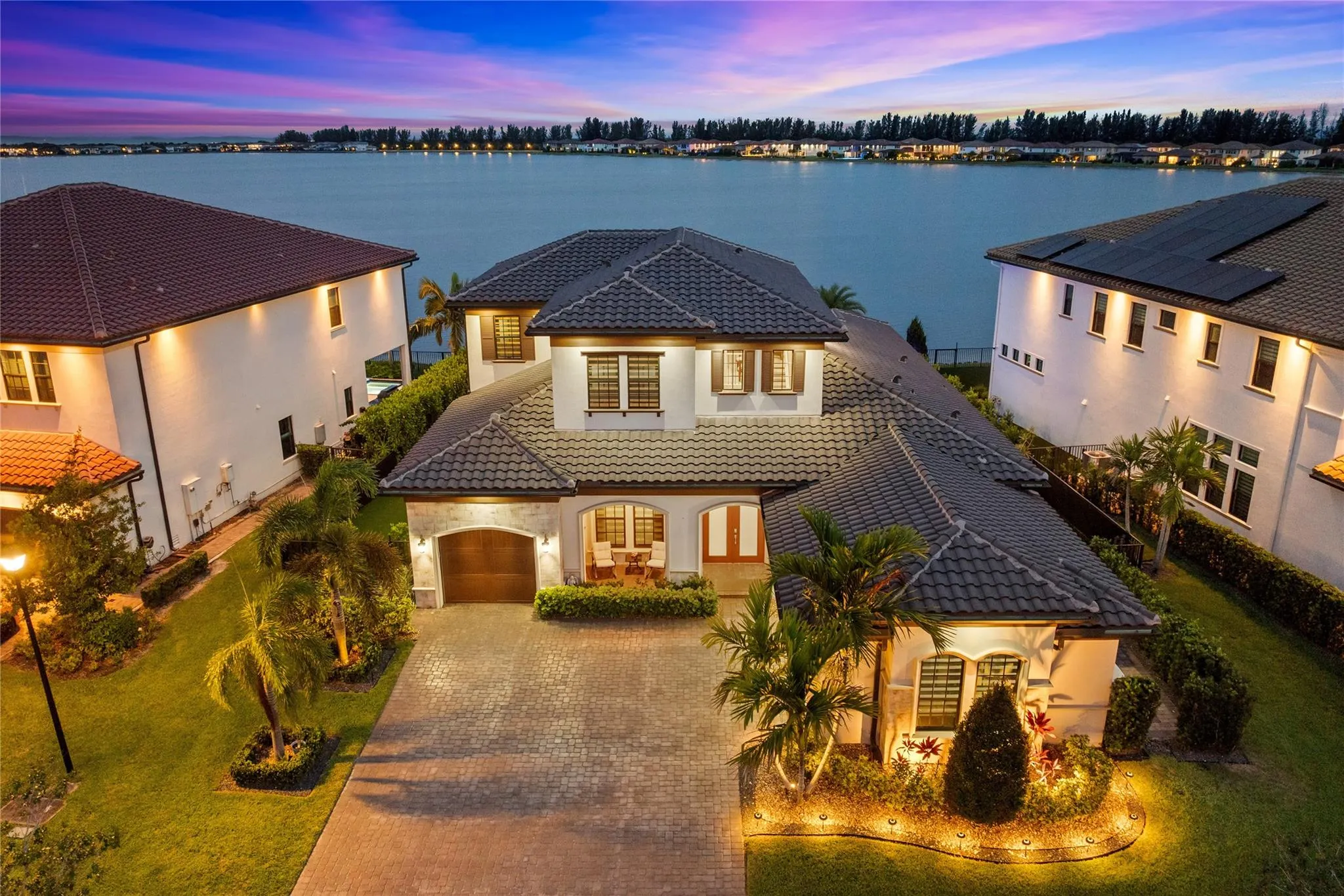 9295 Parkland Bay Dr