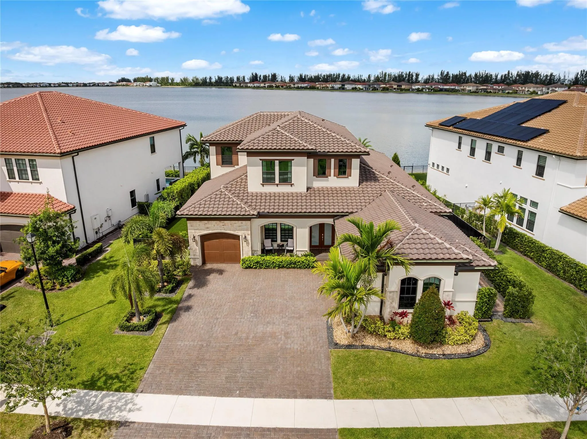 9295 Parkland Bay Dr