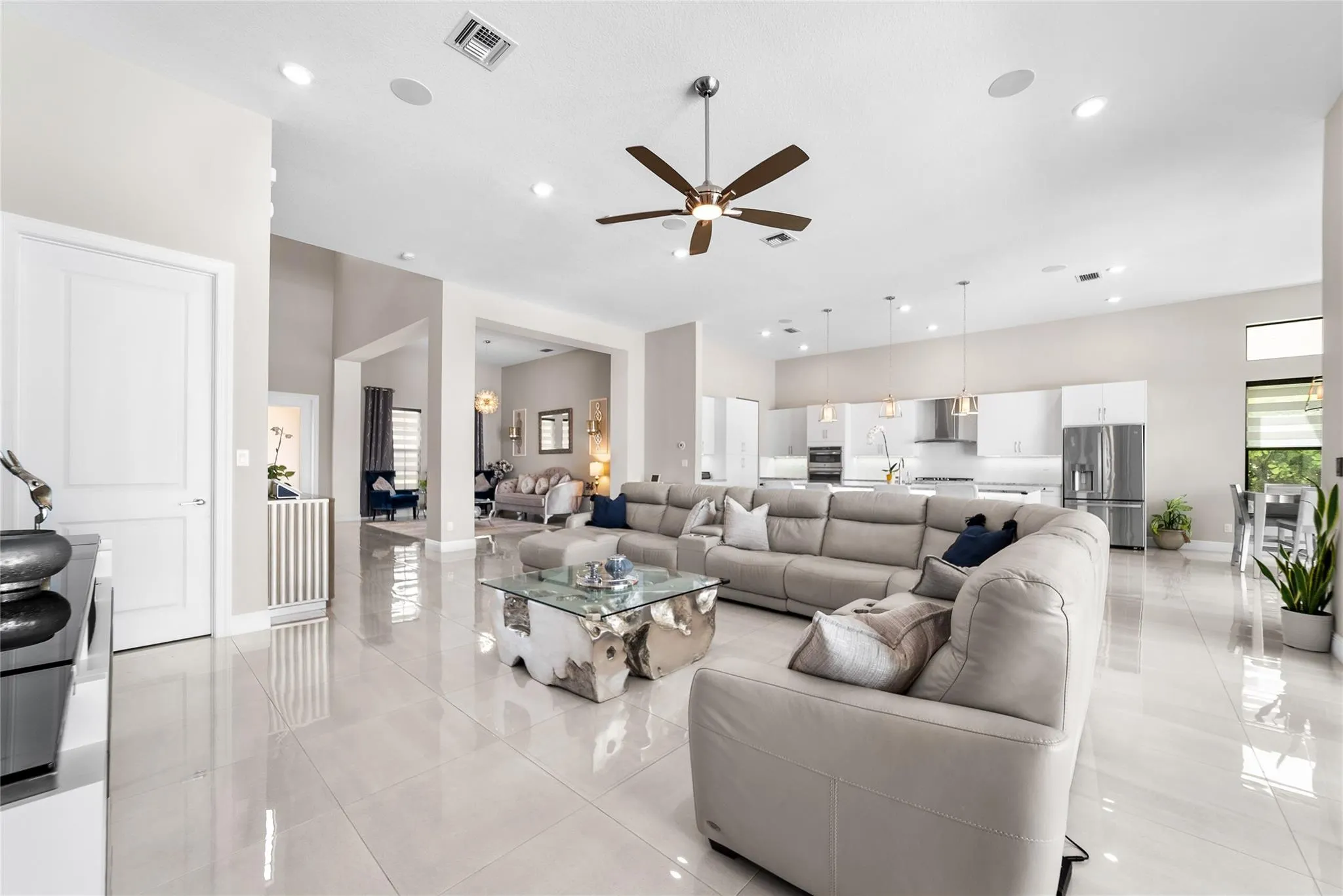 9295 Parkland Bay Dr