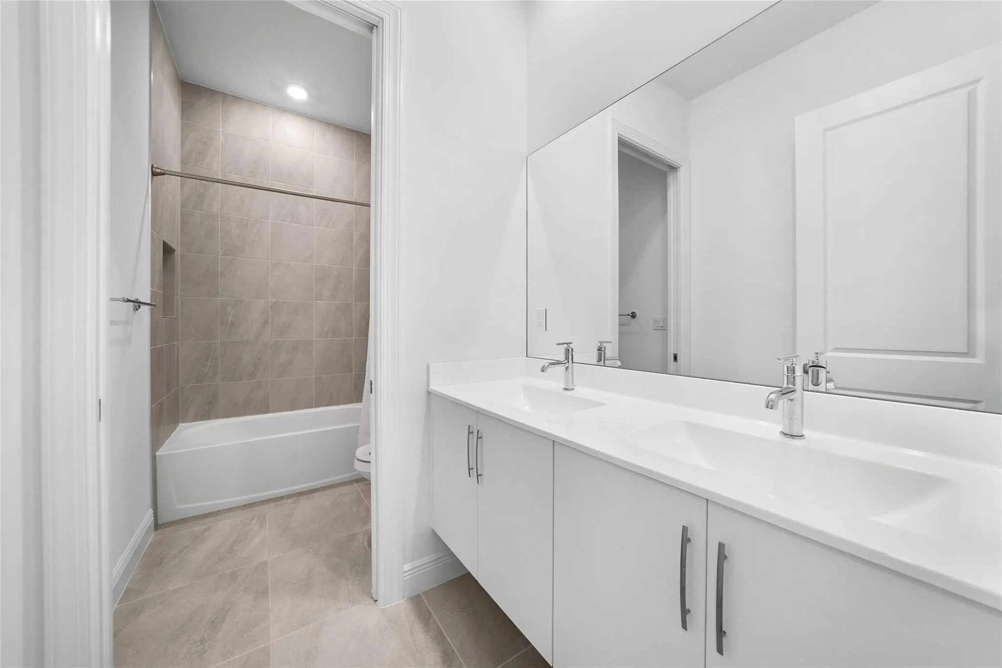 9295 Parkland Bay Dr