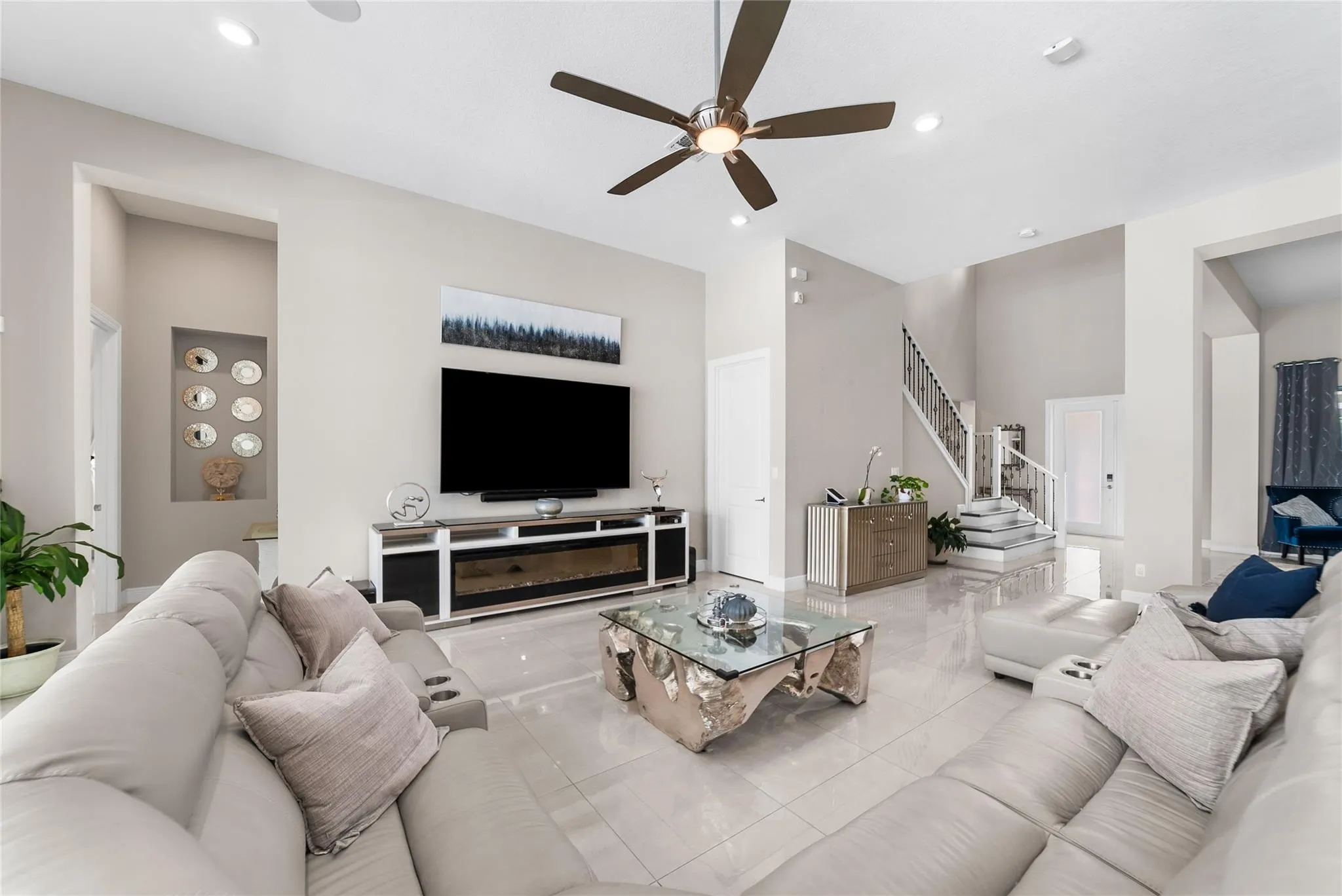 9295 Parkland Bay Dr