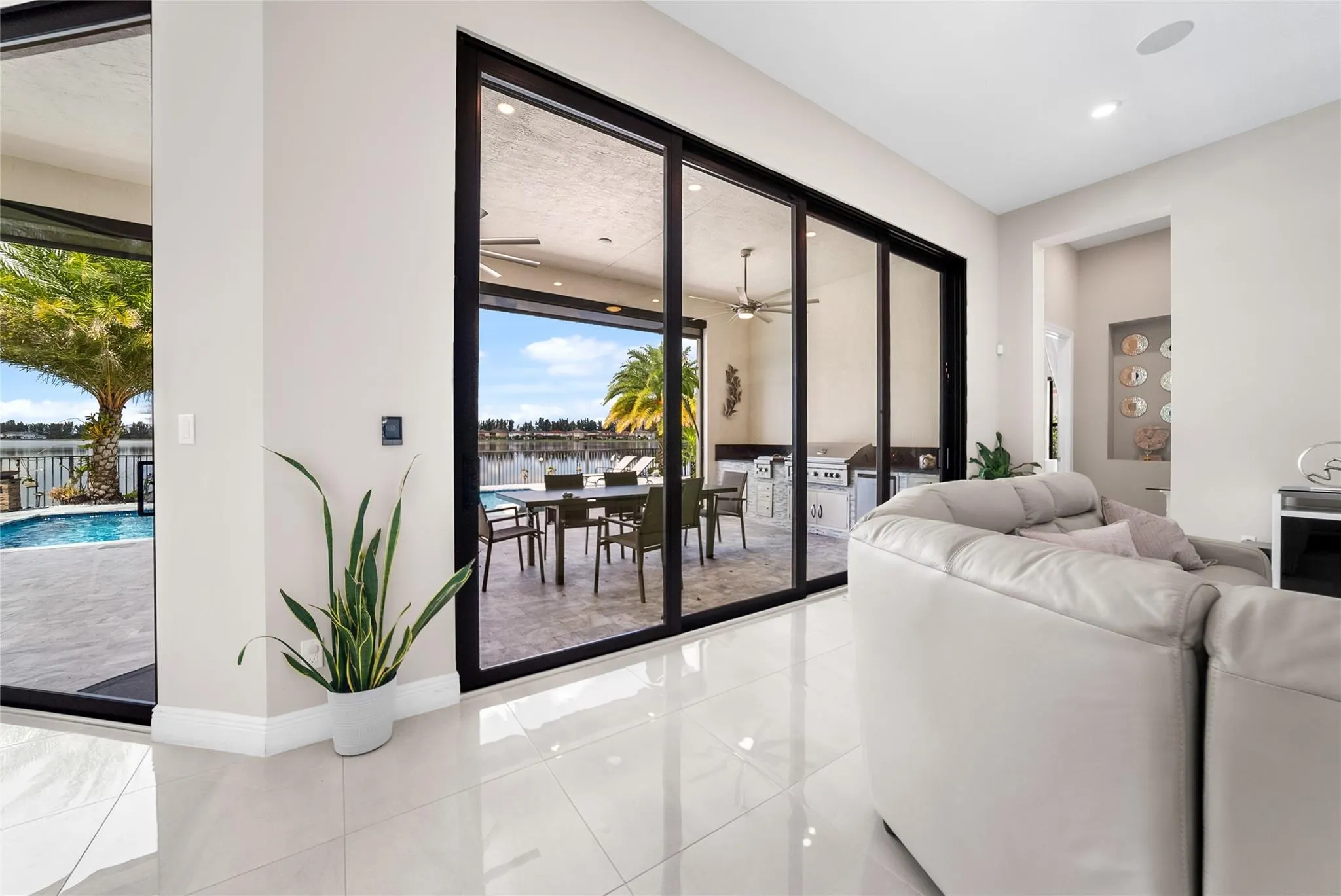 9295 Parkland Bay Dr