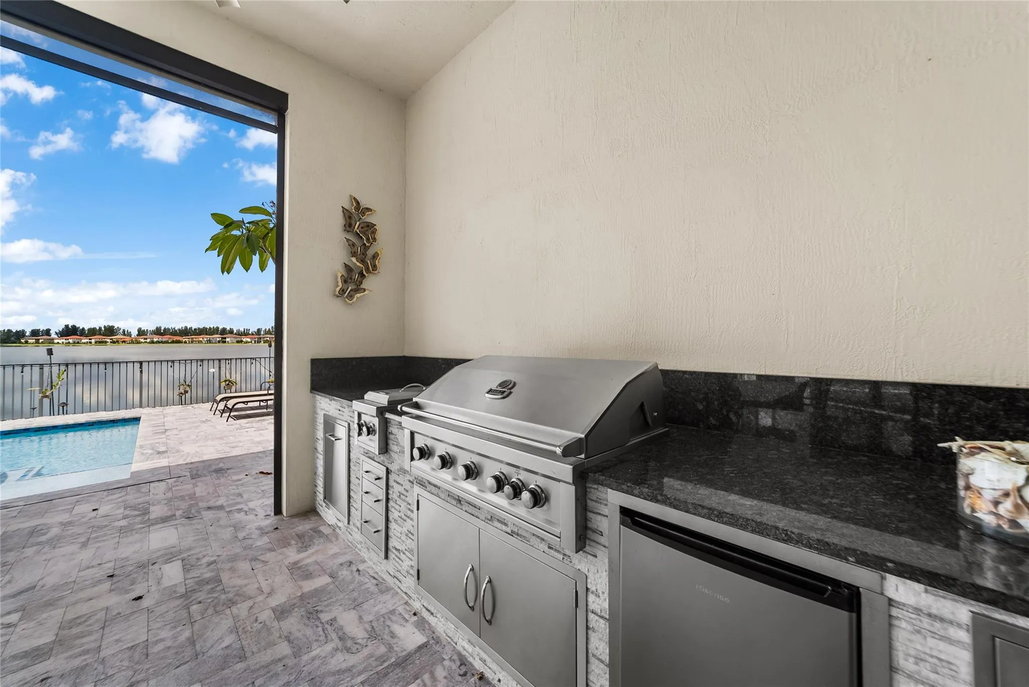9295 Parkland Bay Dr