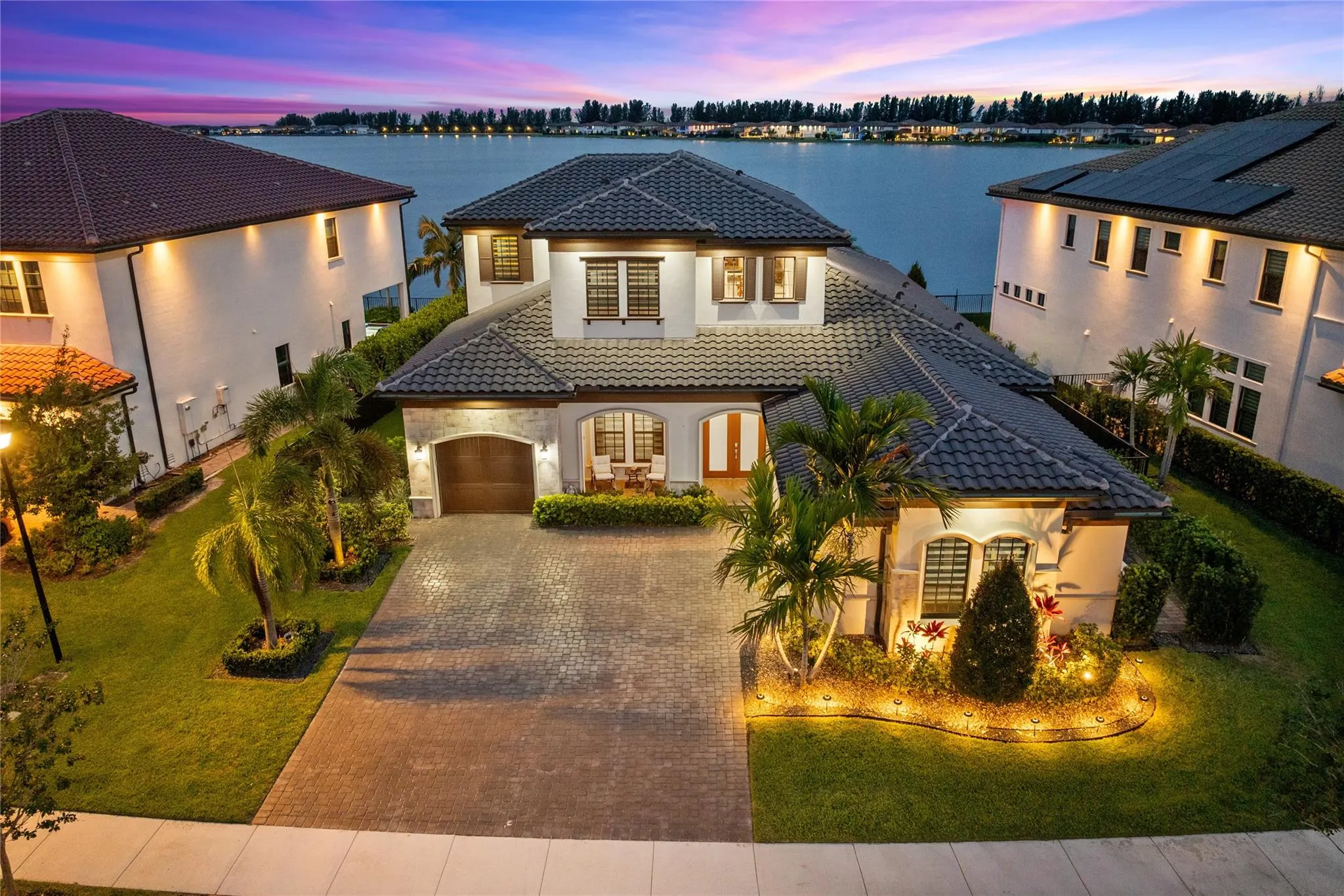 9295 Parkland Bay Dr