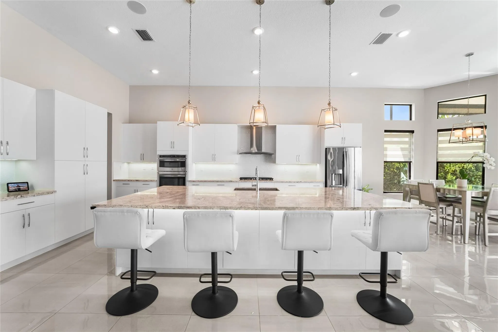 9295 Parkland Bay Dr