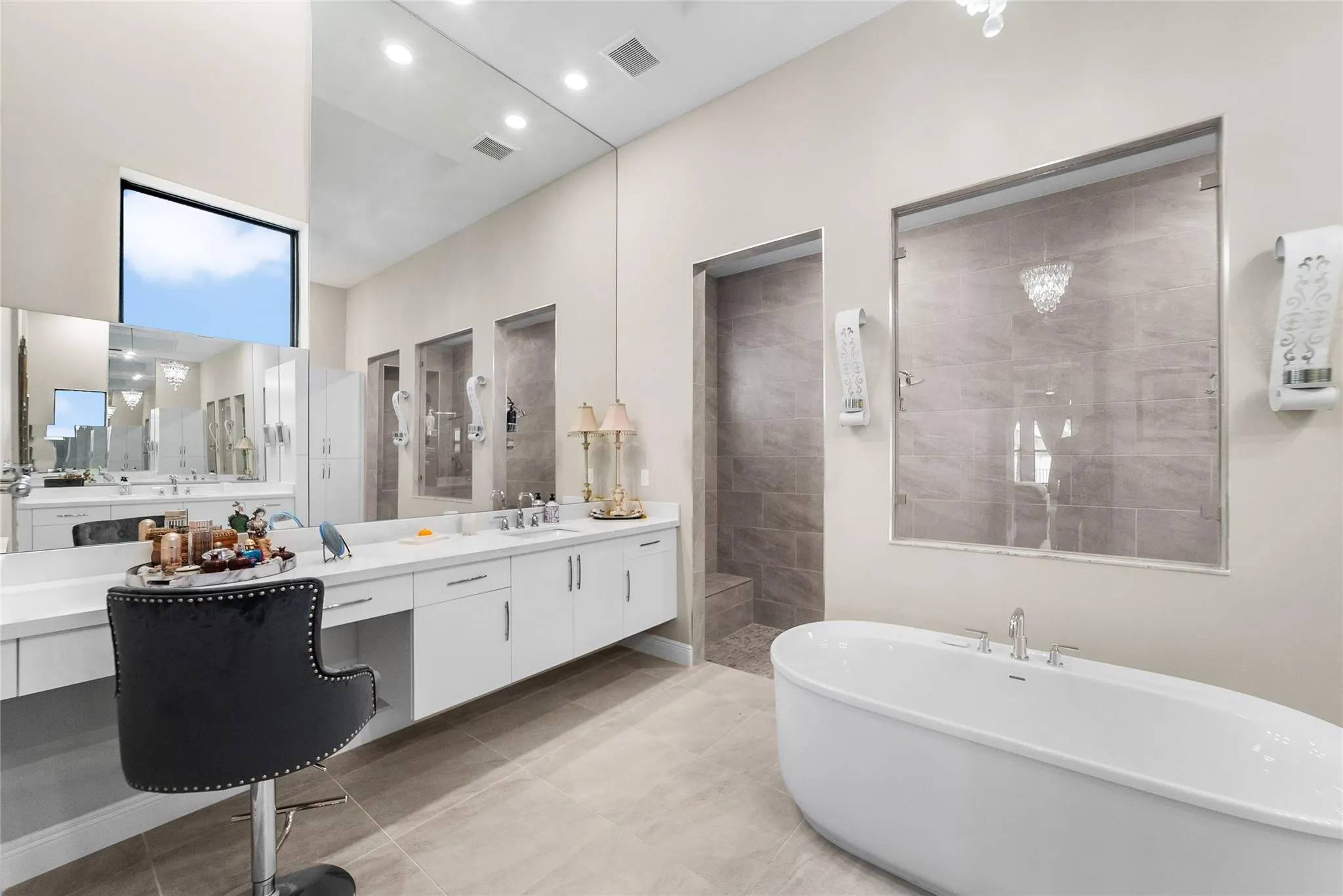 9295 Parkland Bay Dr