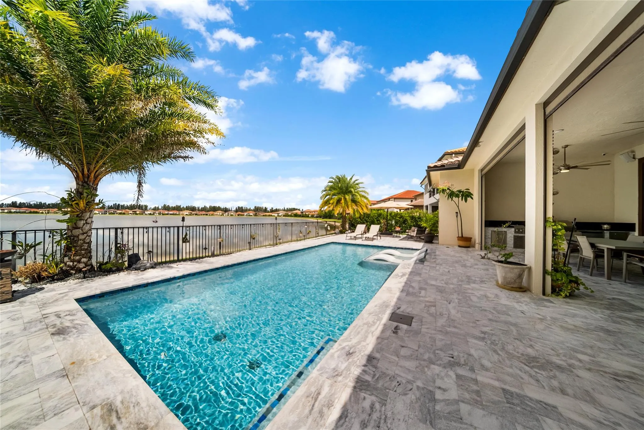 9295 Parkland Bay Dr