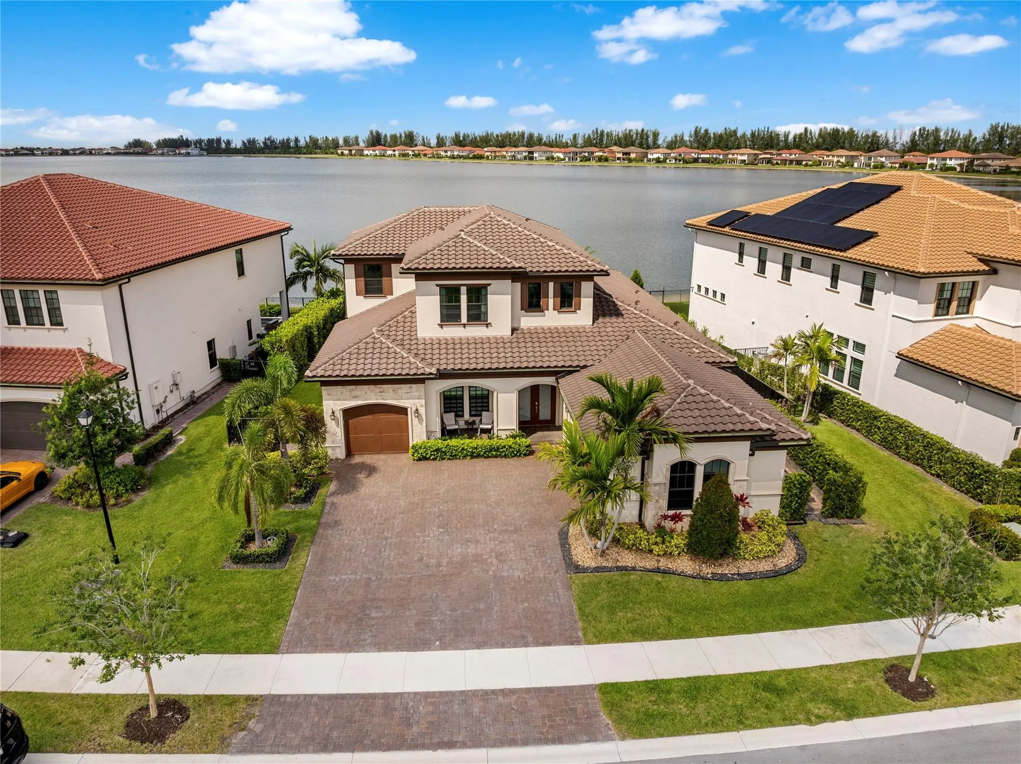 9295 Parkland Bay Dr
