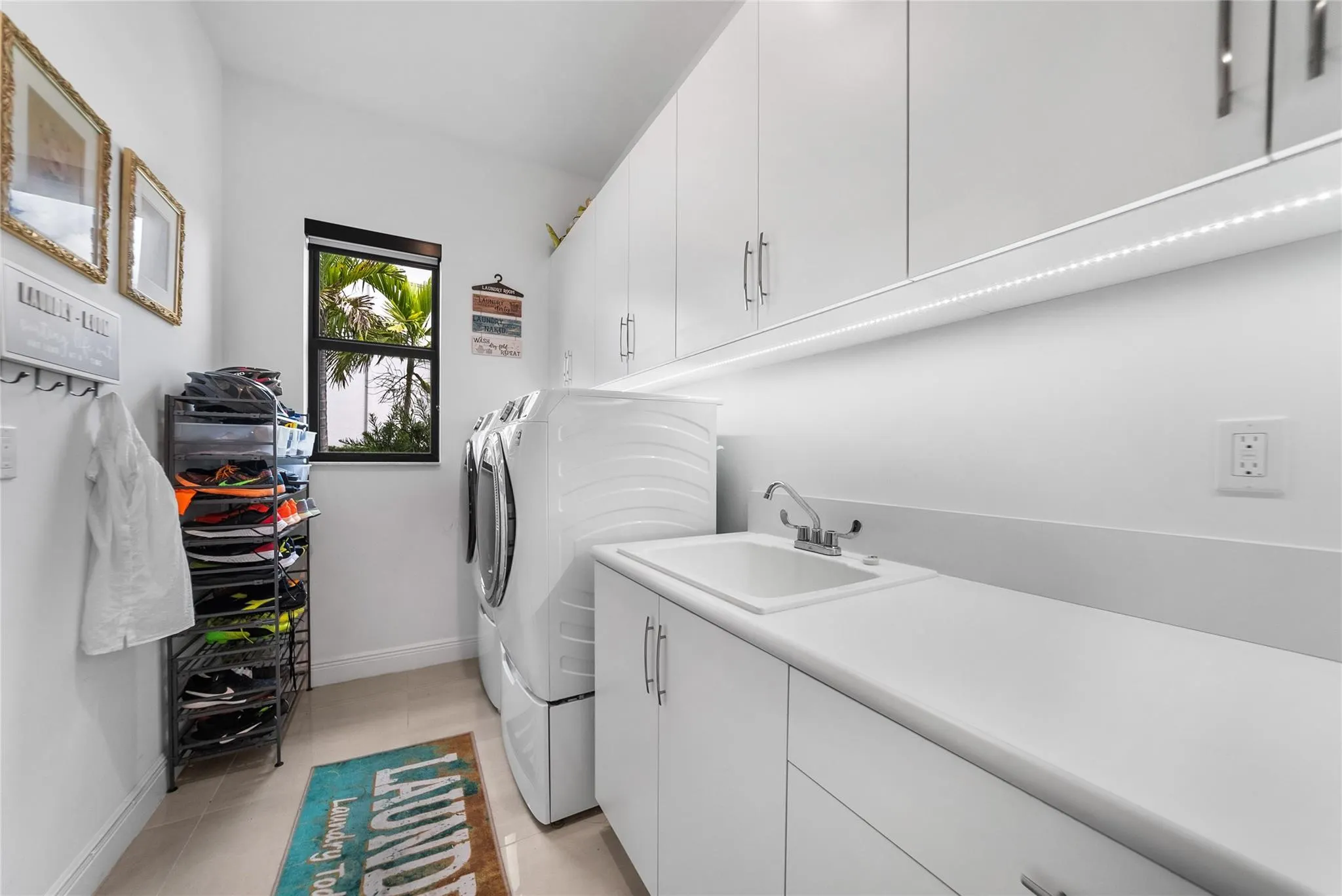 9295 Parkland Bay Dr