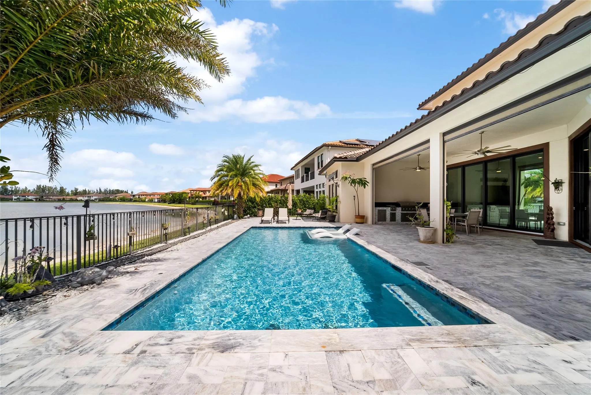 9295 Parkland Bay Dr