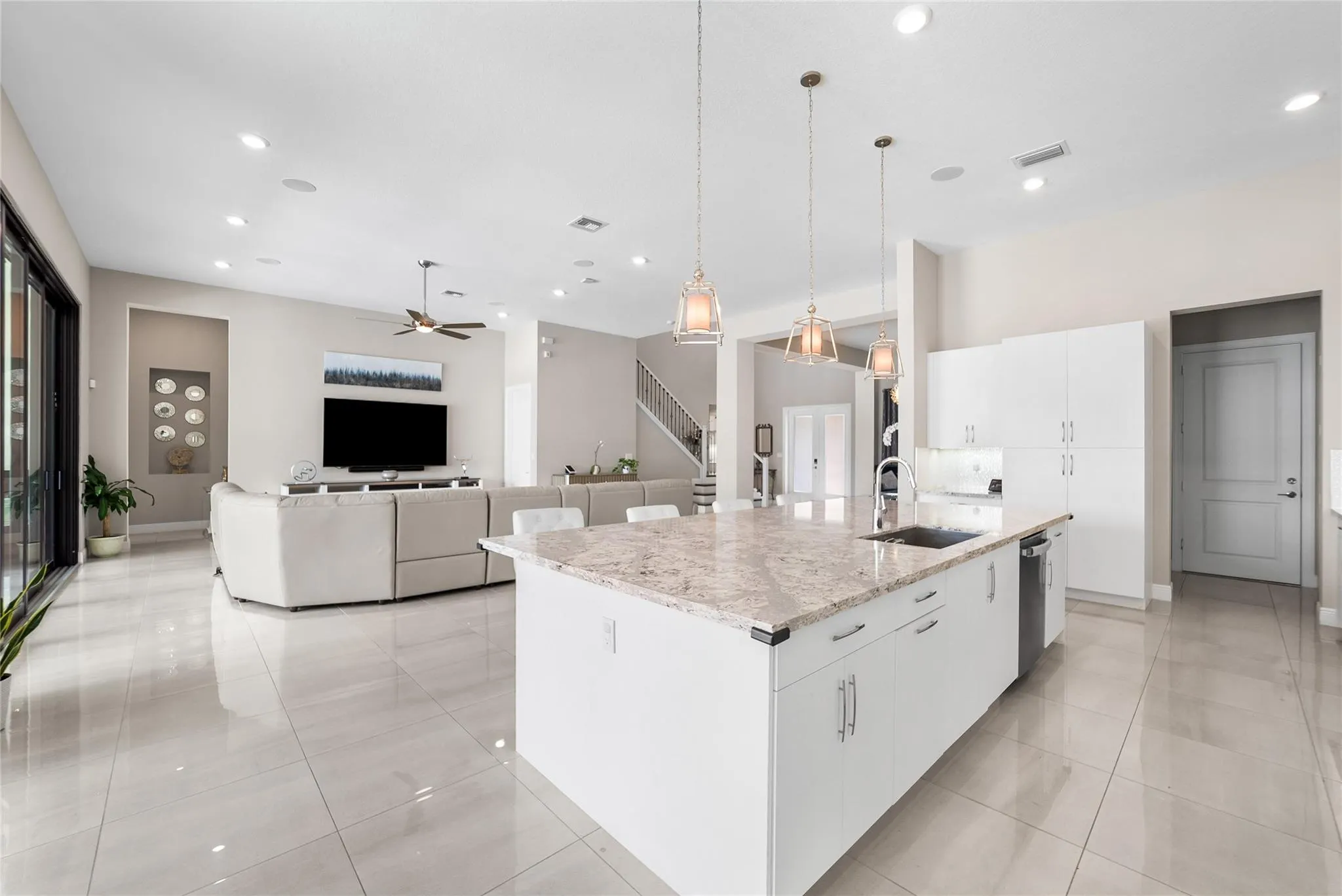 9295 Parkland Bay Dr
