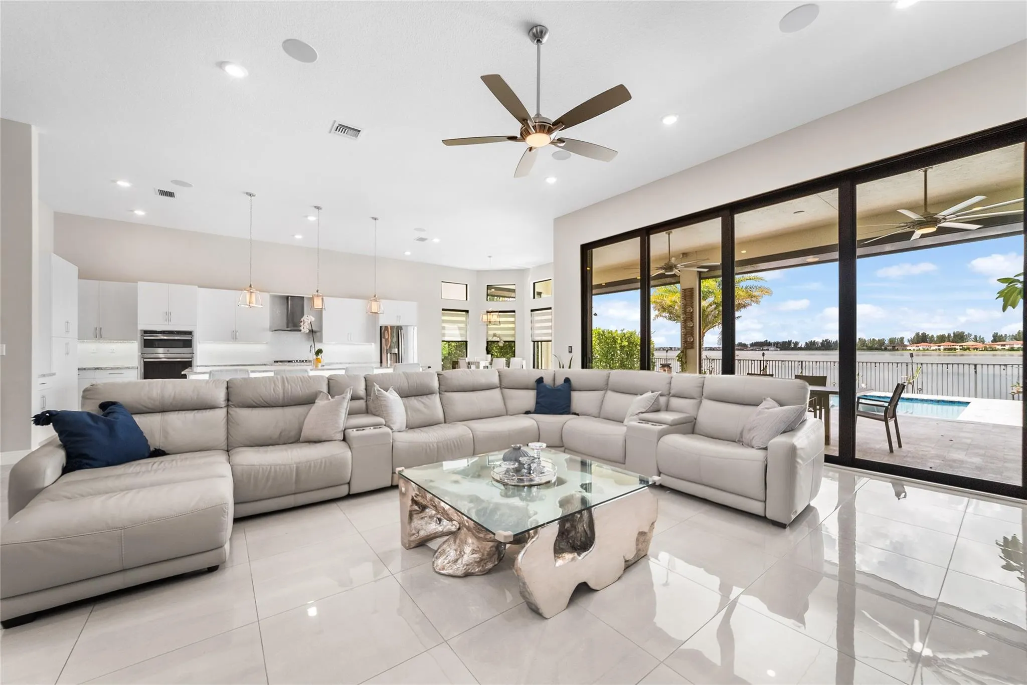 9295 Parkland Bay Dr