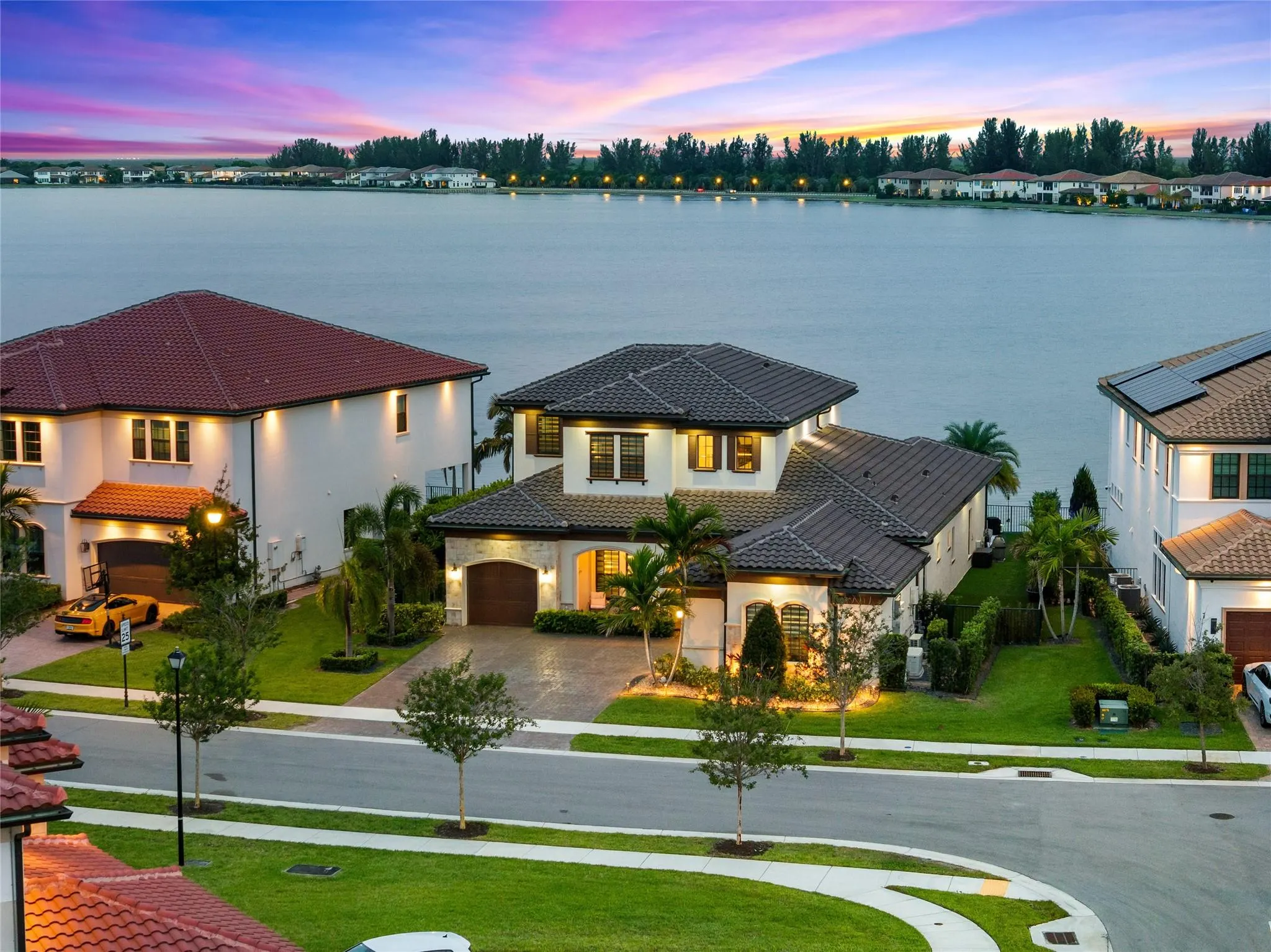 9295 Parkland Bay Dr