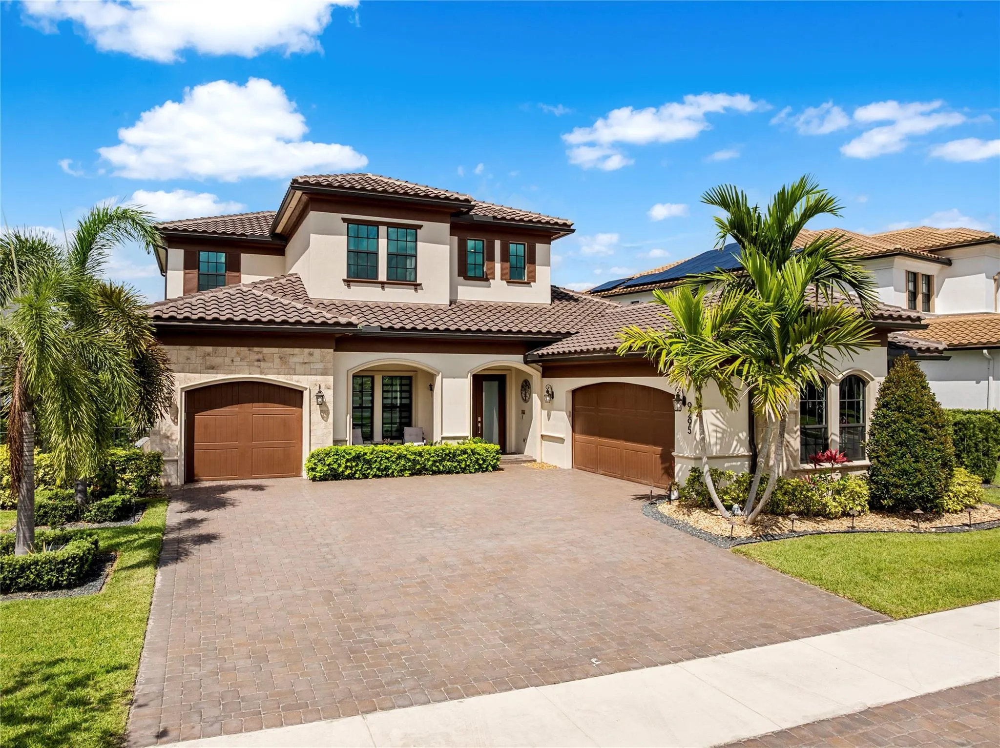 9295 Parkland Bay Dr
