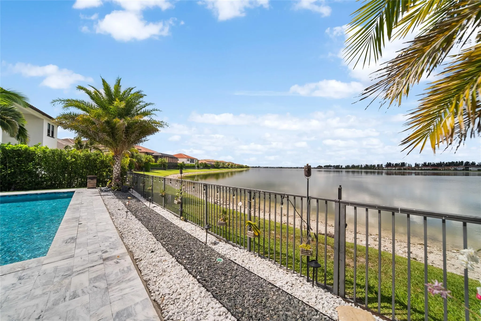 9295 Parkland Bay Dr
