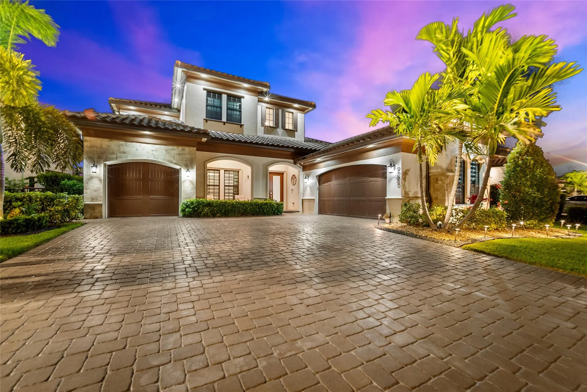 9295 Parkland Bay Dr