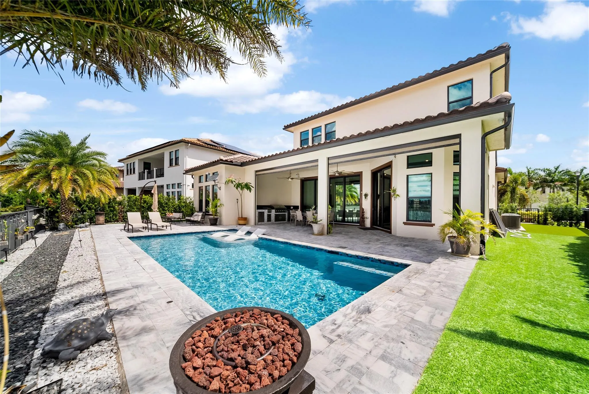 9295 Parkland Bay Dr