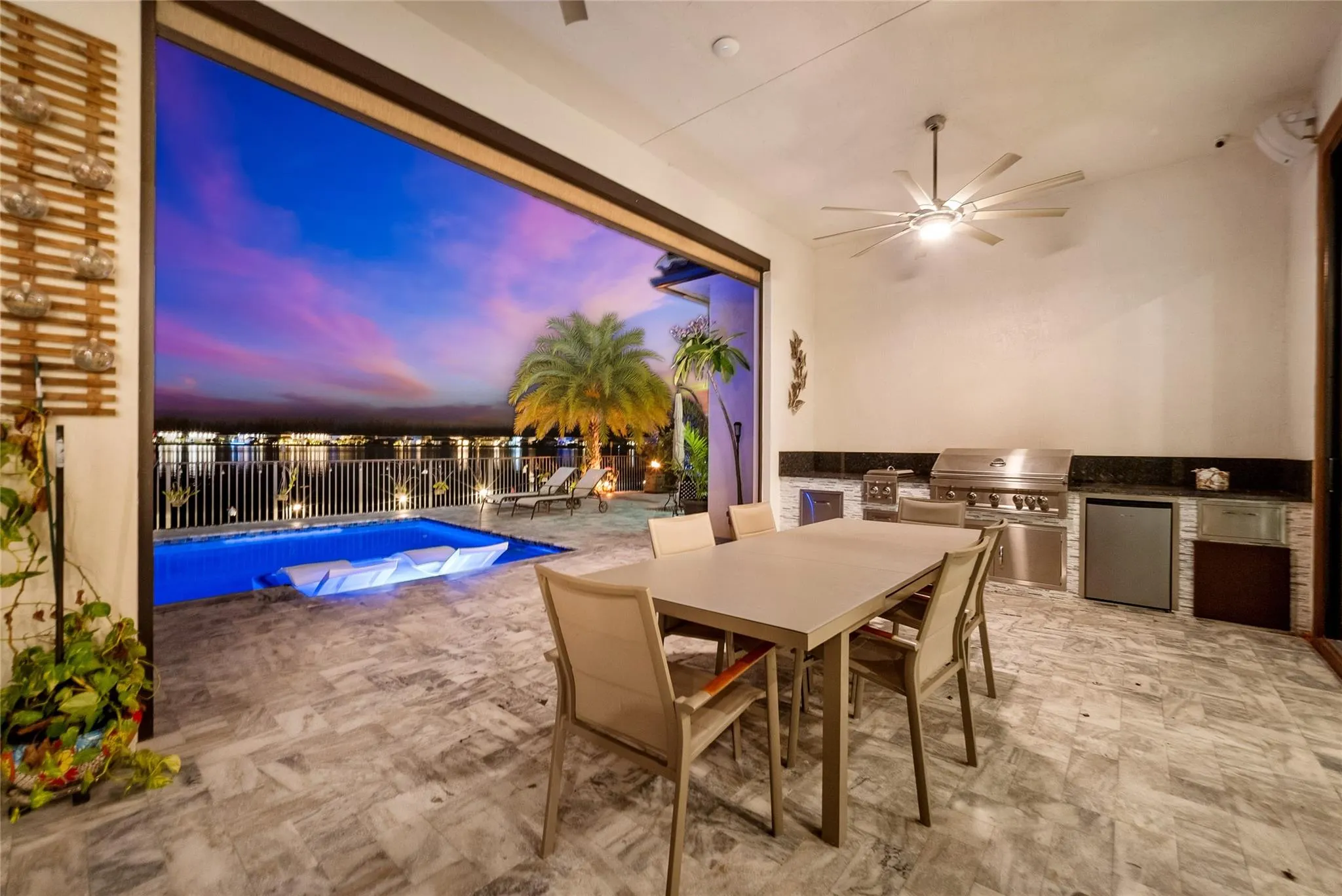 9295 Parkland Bay Dr
