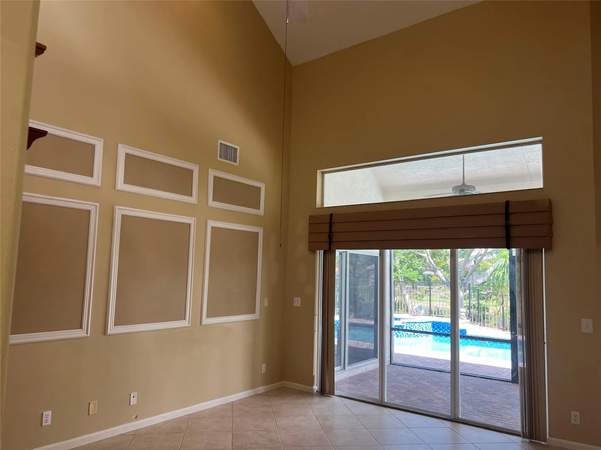 11217 NW 68th Pl
