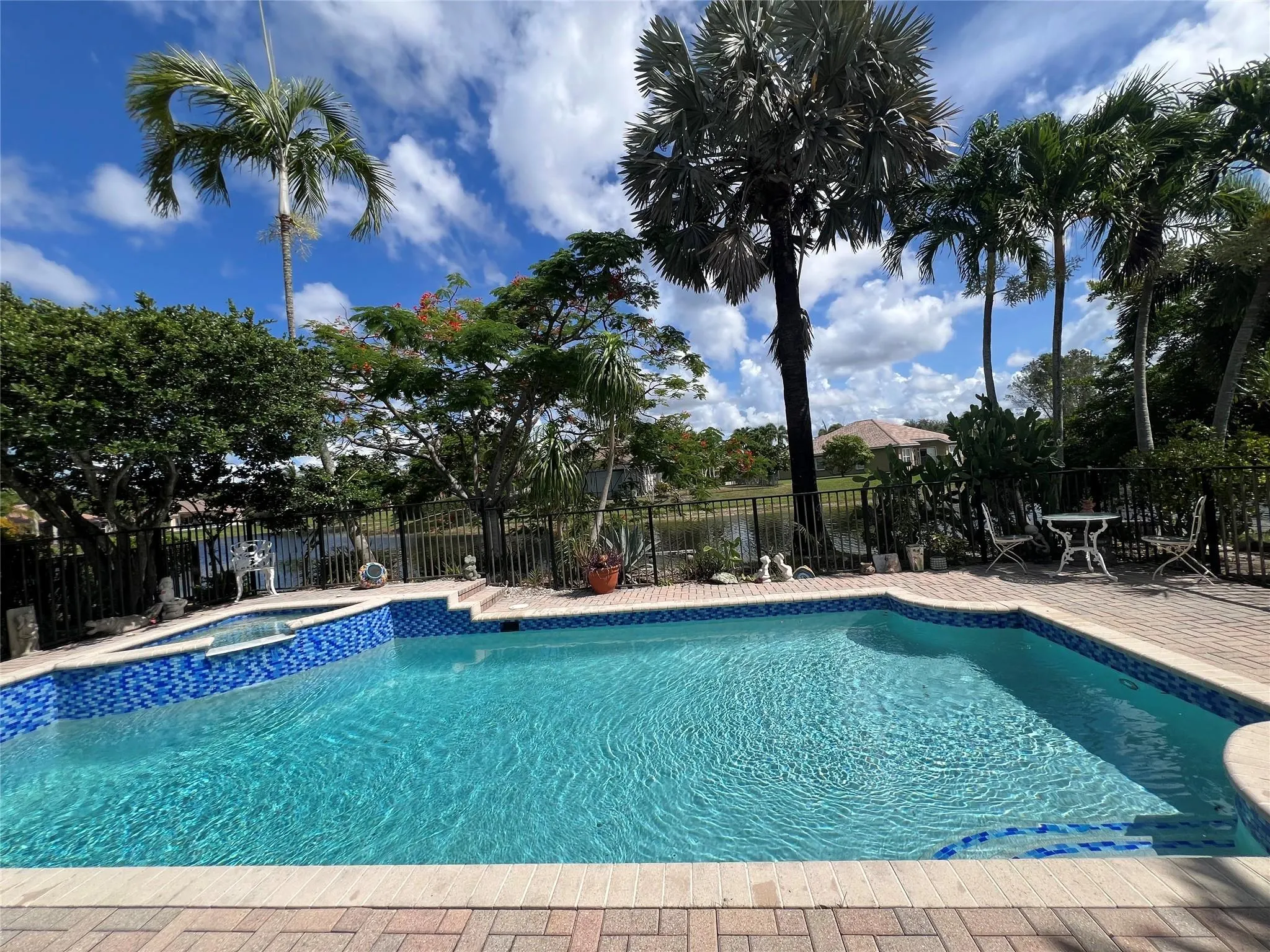 11217 NW 68th Pl