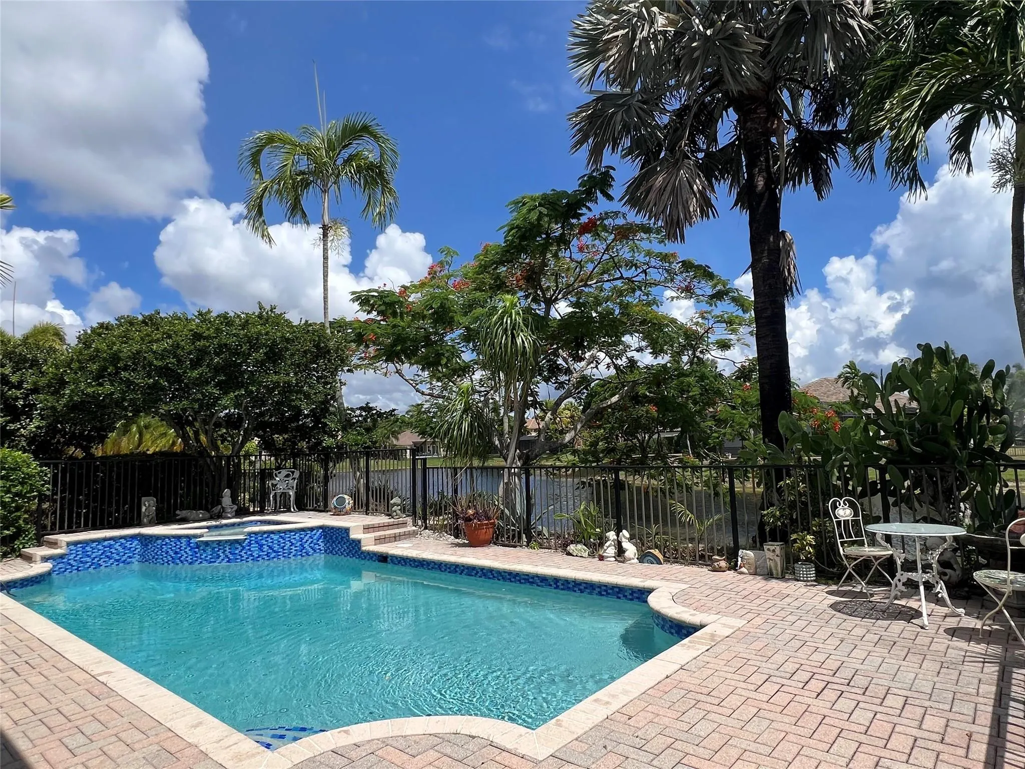 11217 NW 68th Pl