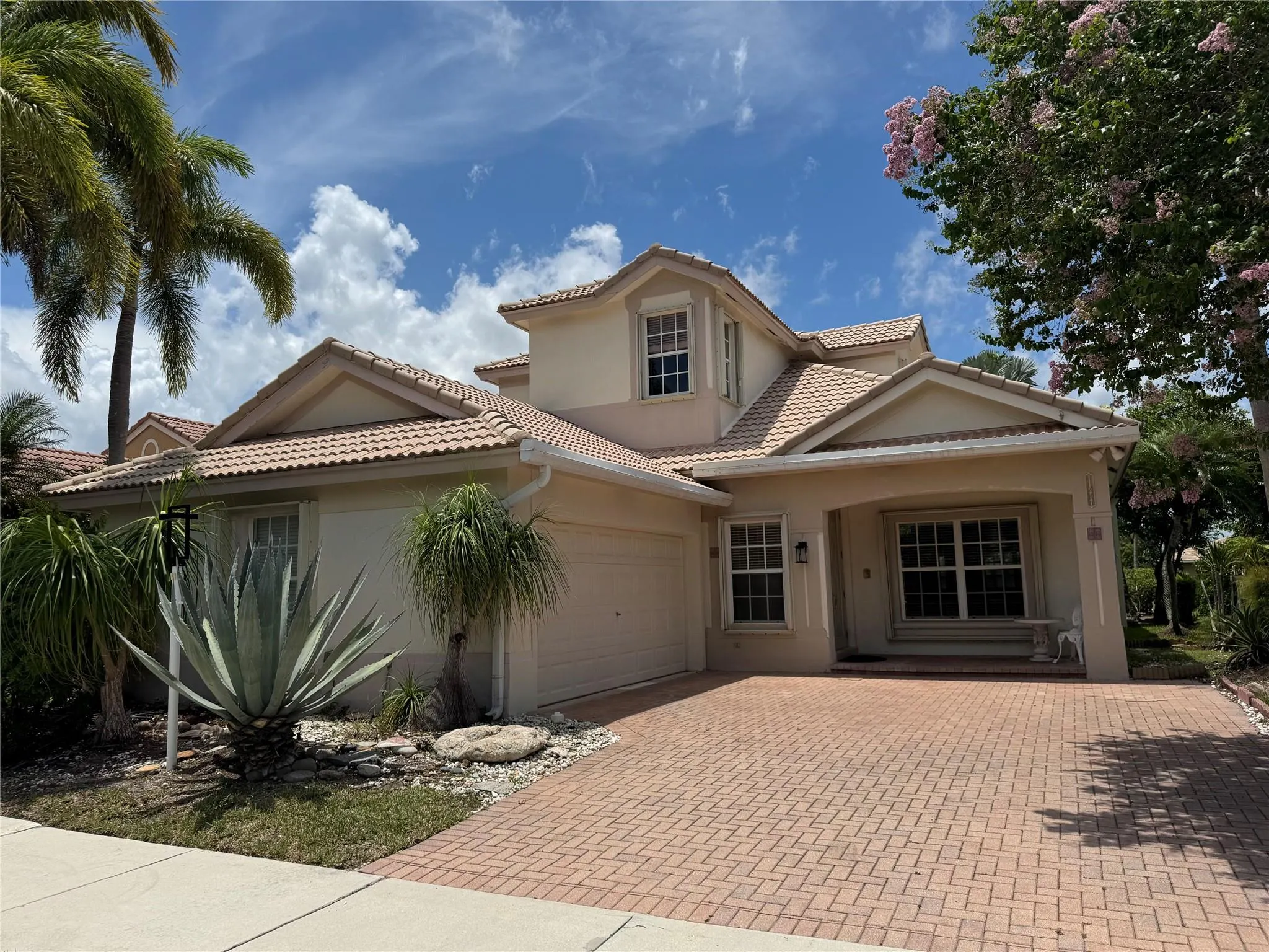 11217 NW 68th Pl