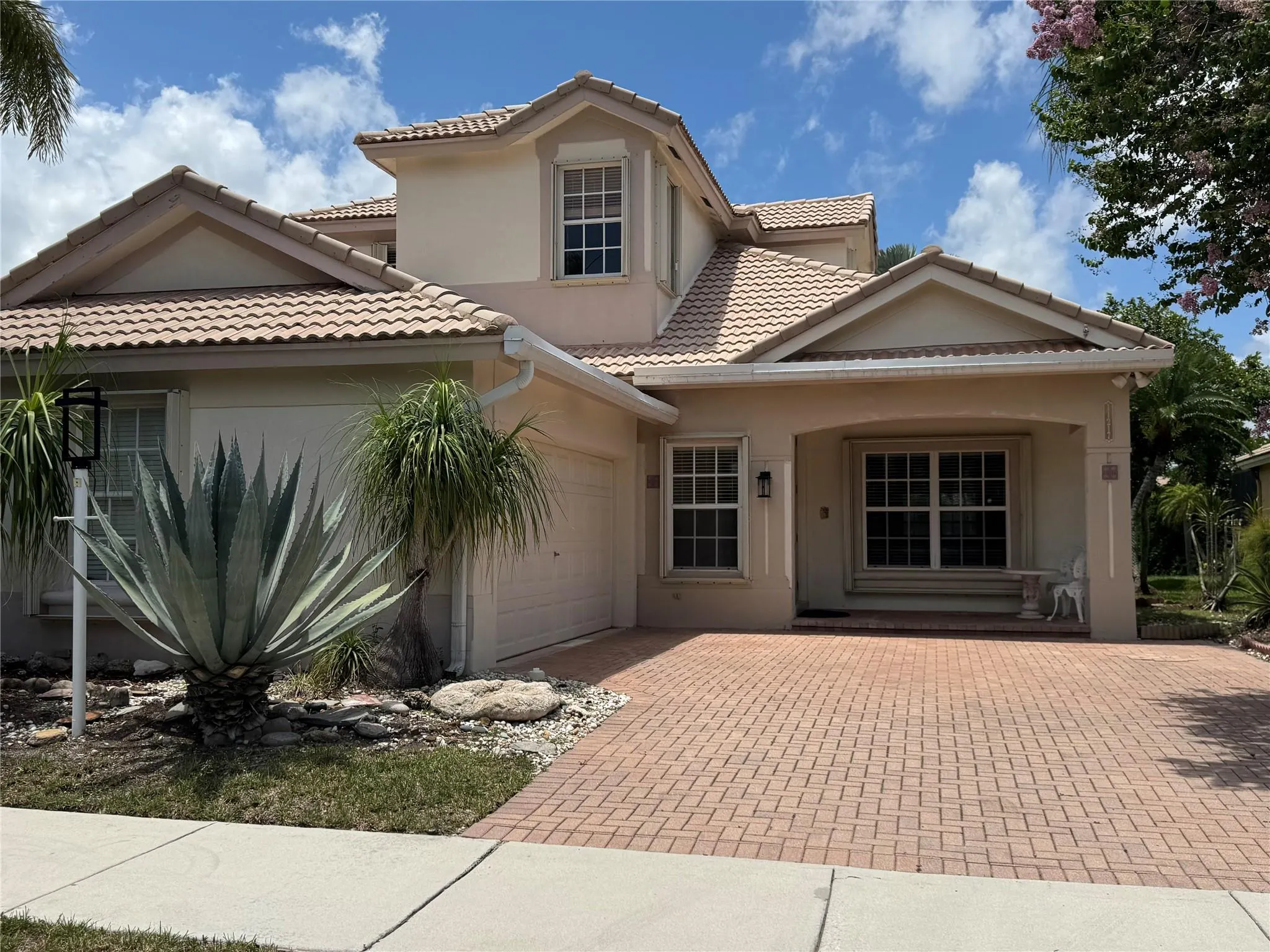 11217 NW 68th Pl