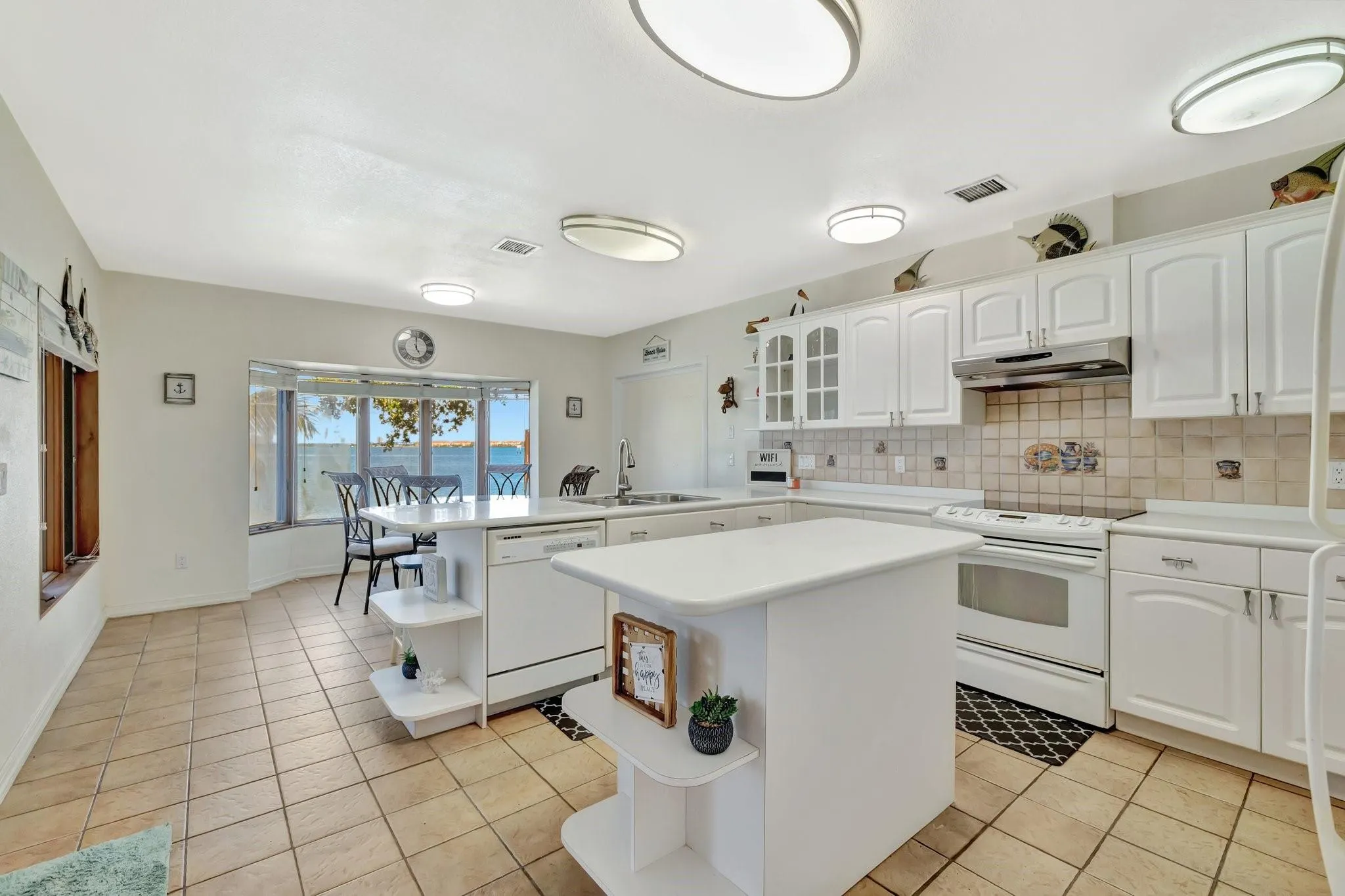 1701 Bayshore Dr