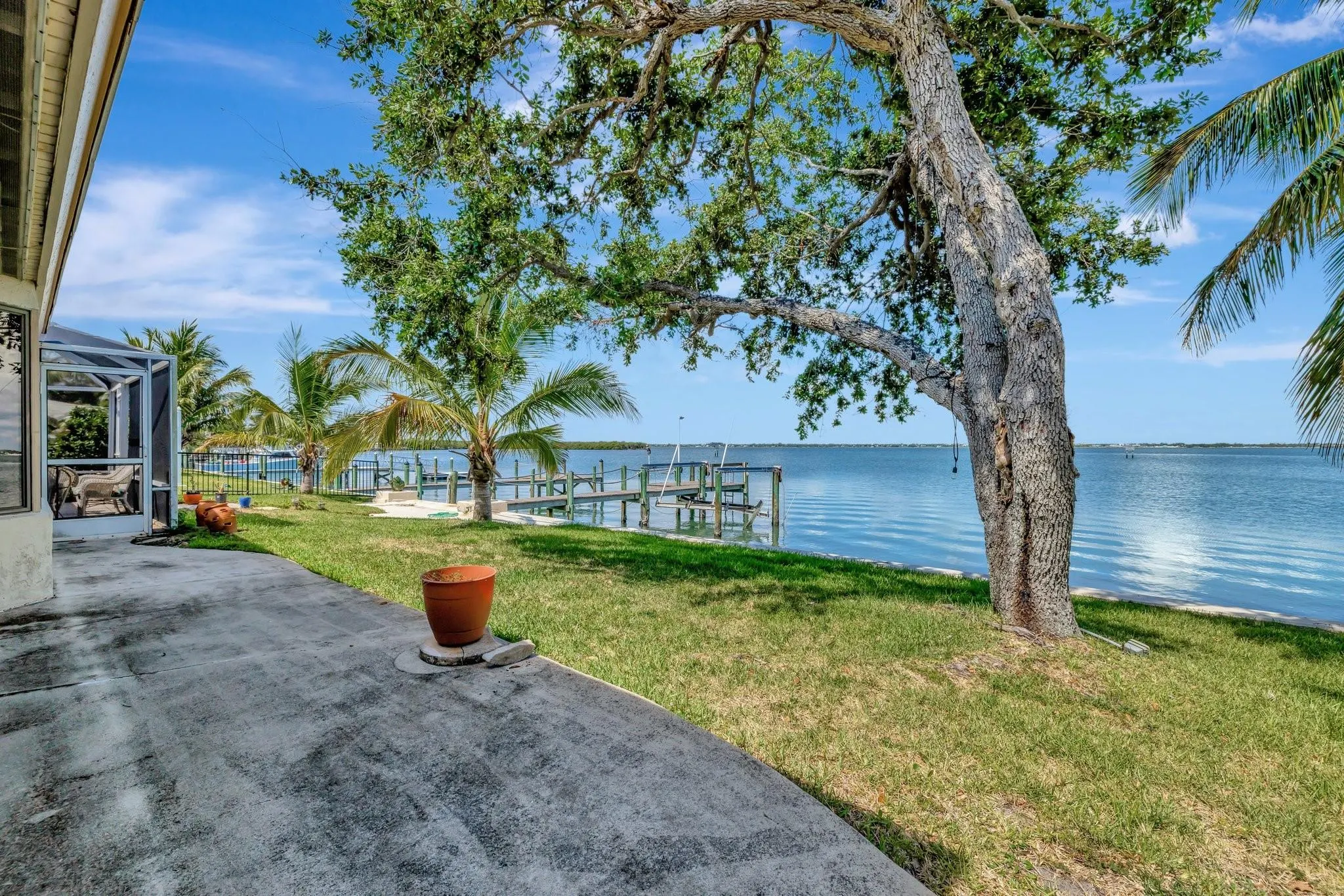 1701 Bayshore Dr