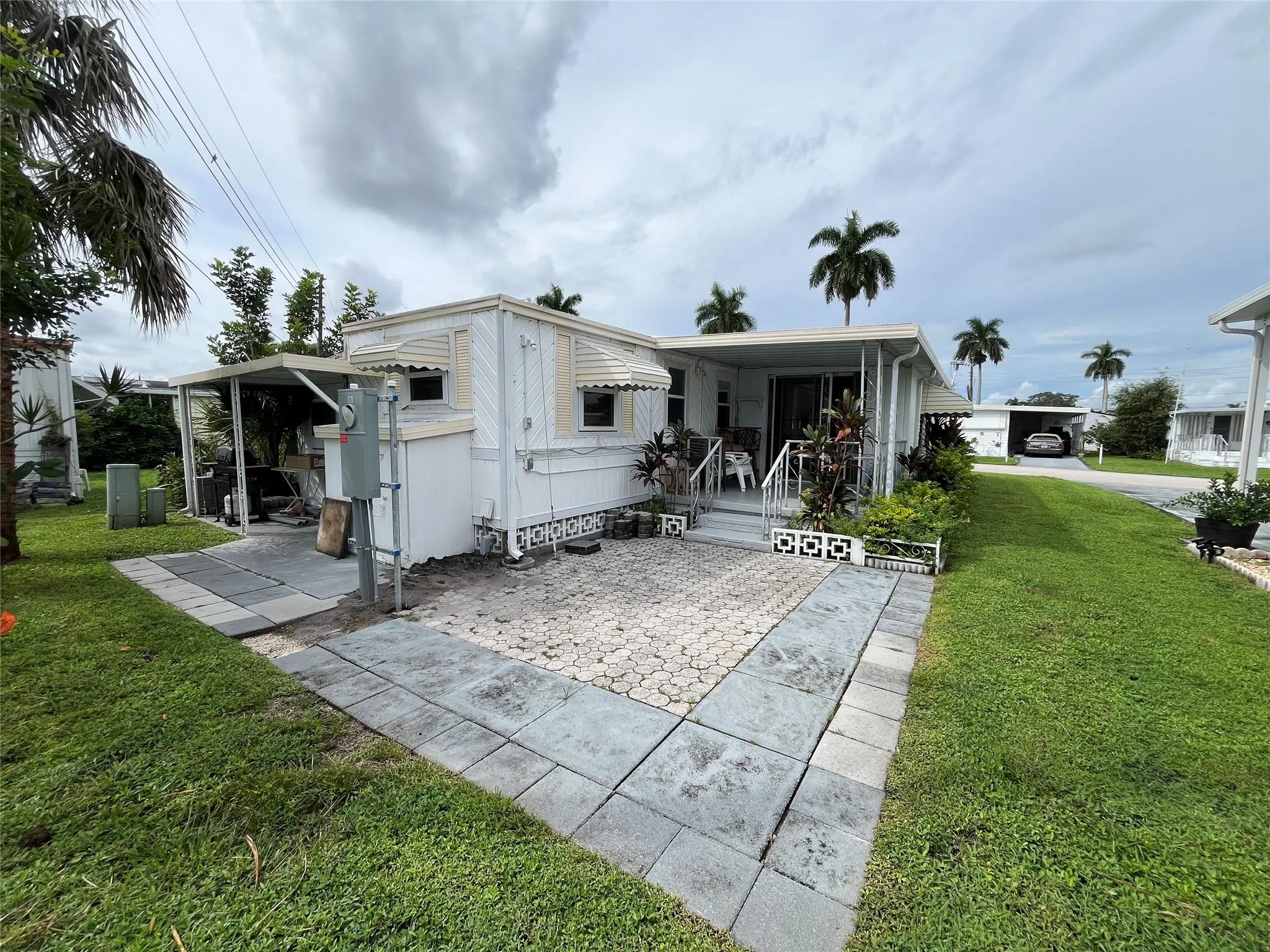 1910 SW 85th Ter