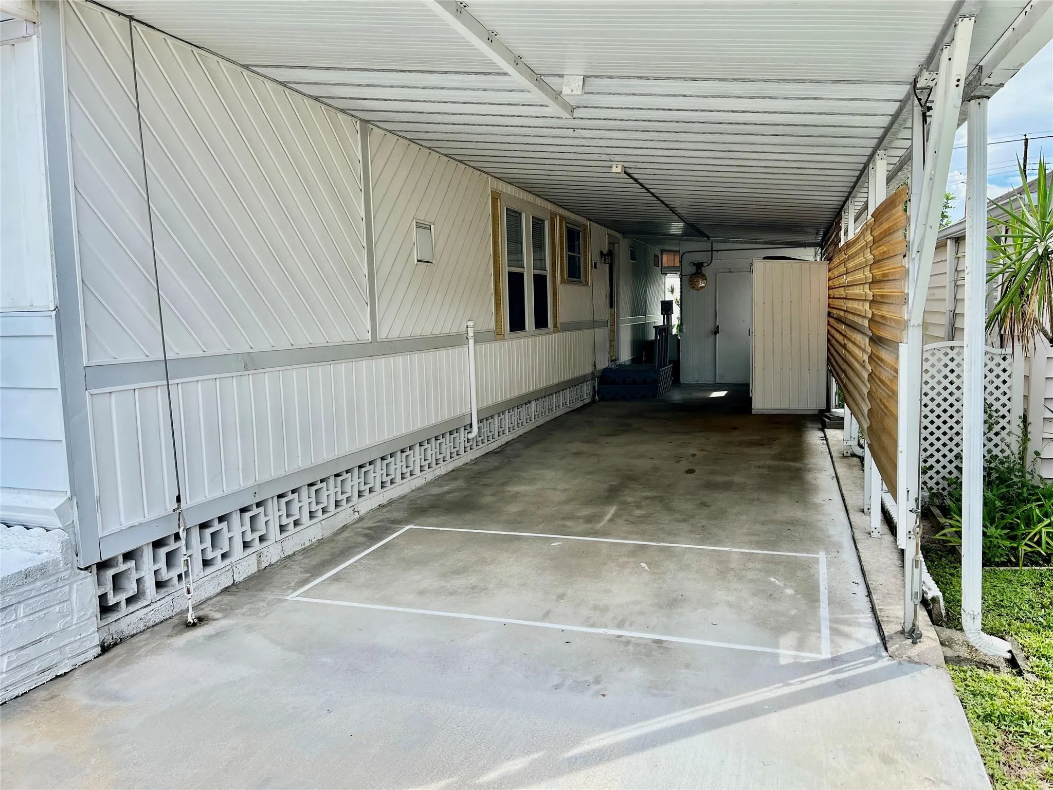 1910 SW 85th Ter