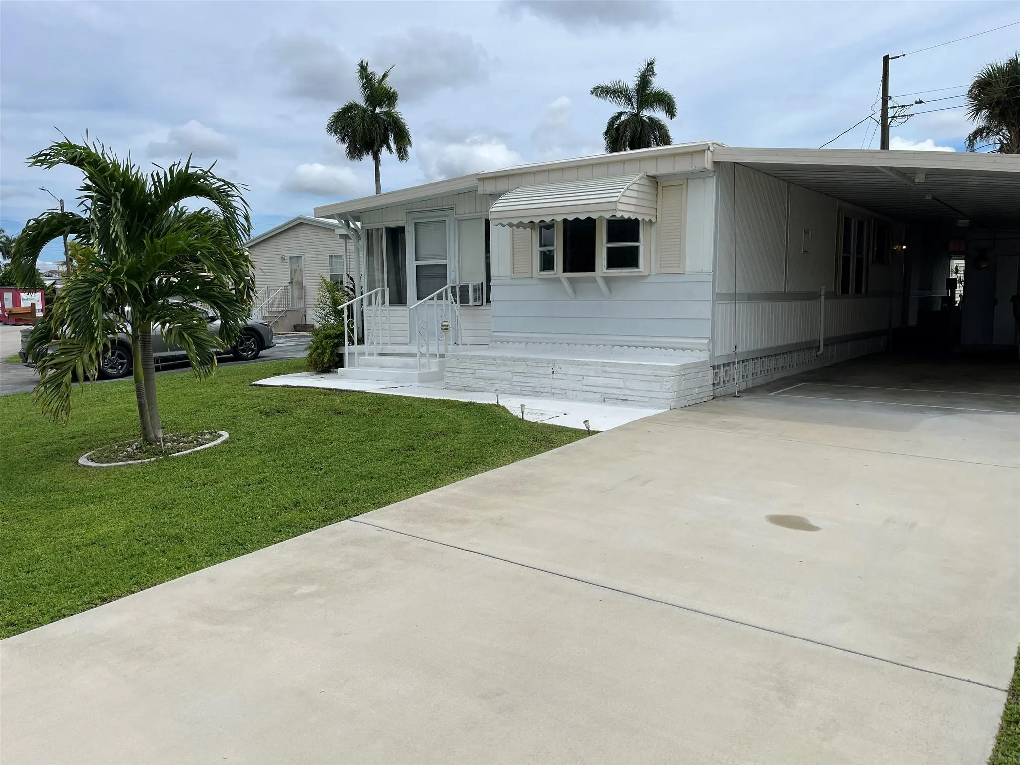 1910 SW 85th Ter