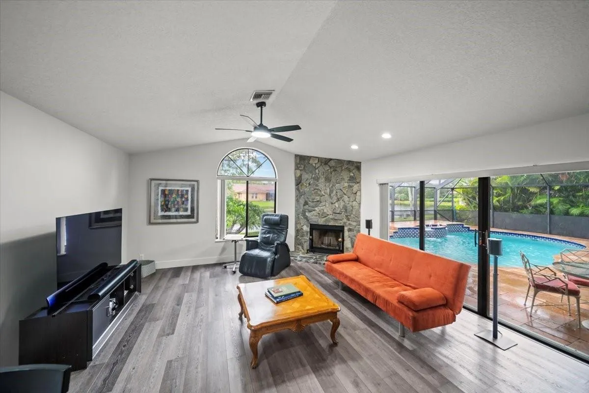 1240 Fairfax Court