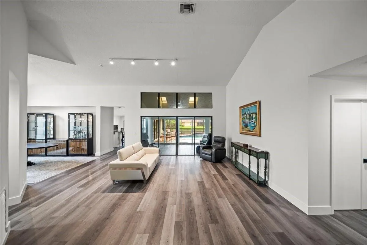 1240 Fairfax Court
