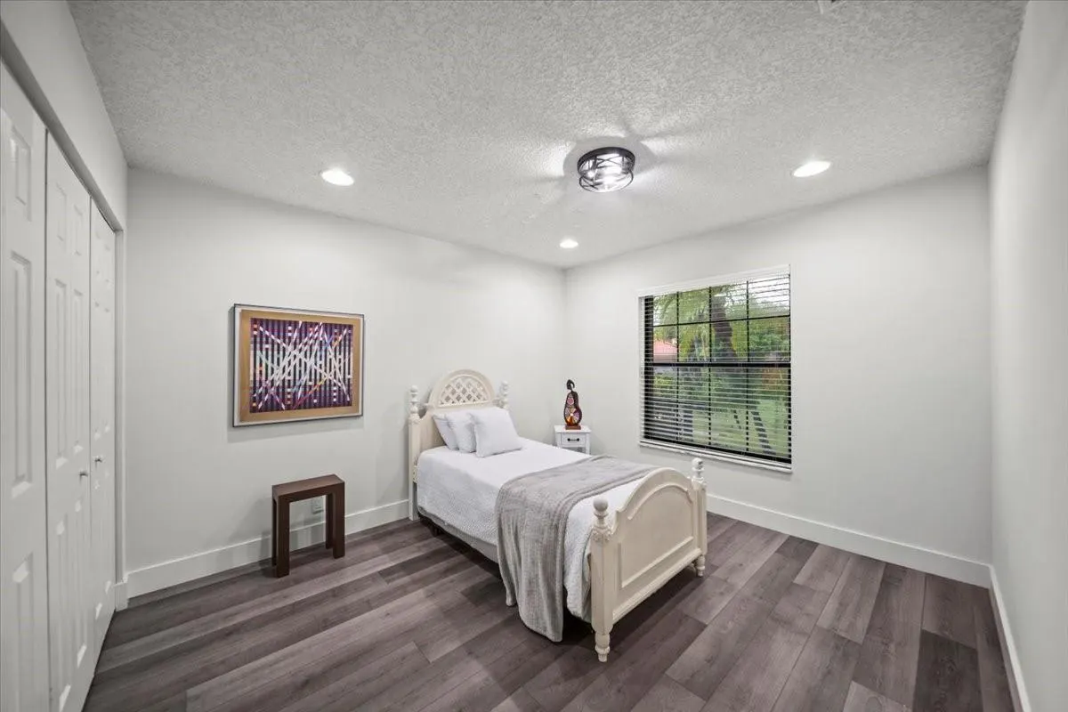 1240 Fairfax Court