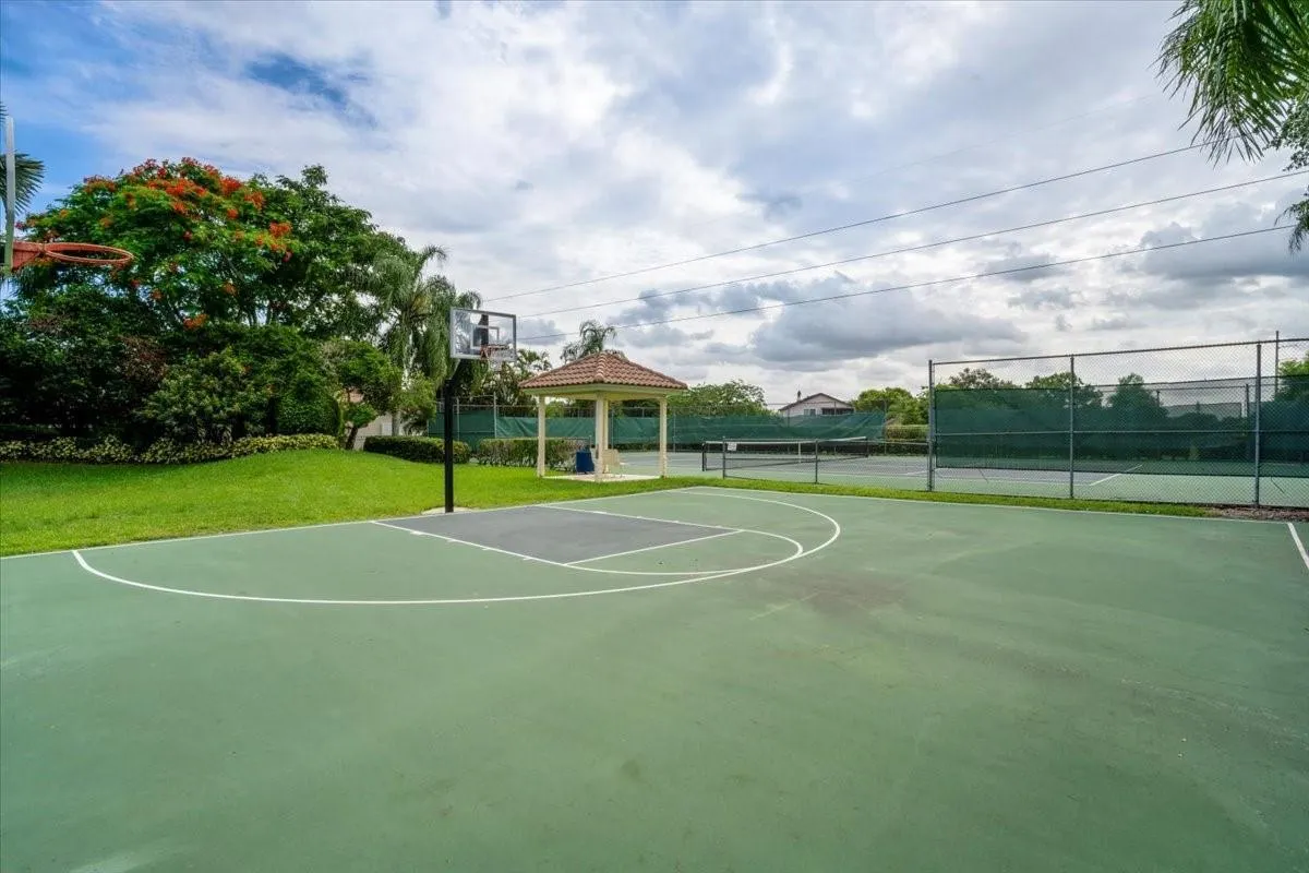 1240 Fairfax Court