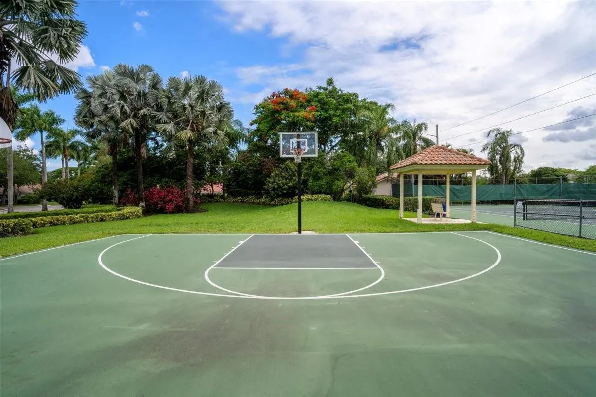1240 Fairfax Court