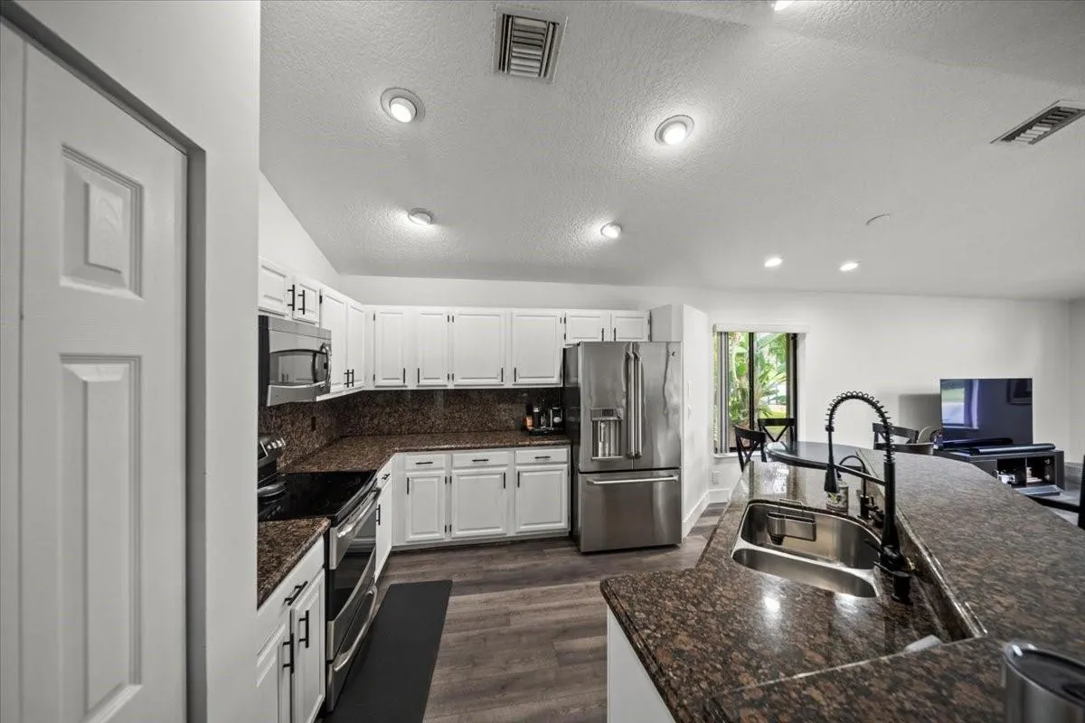 1240 Fairfax Court