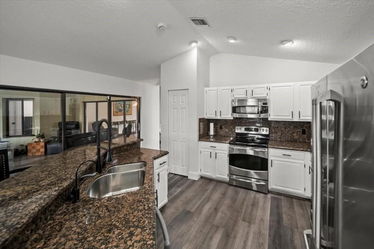 1240 Fairfax Court