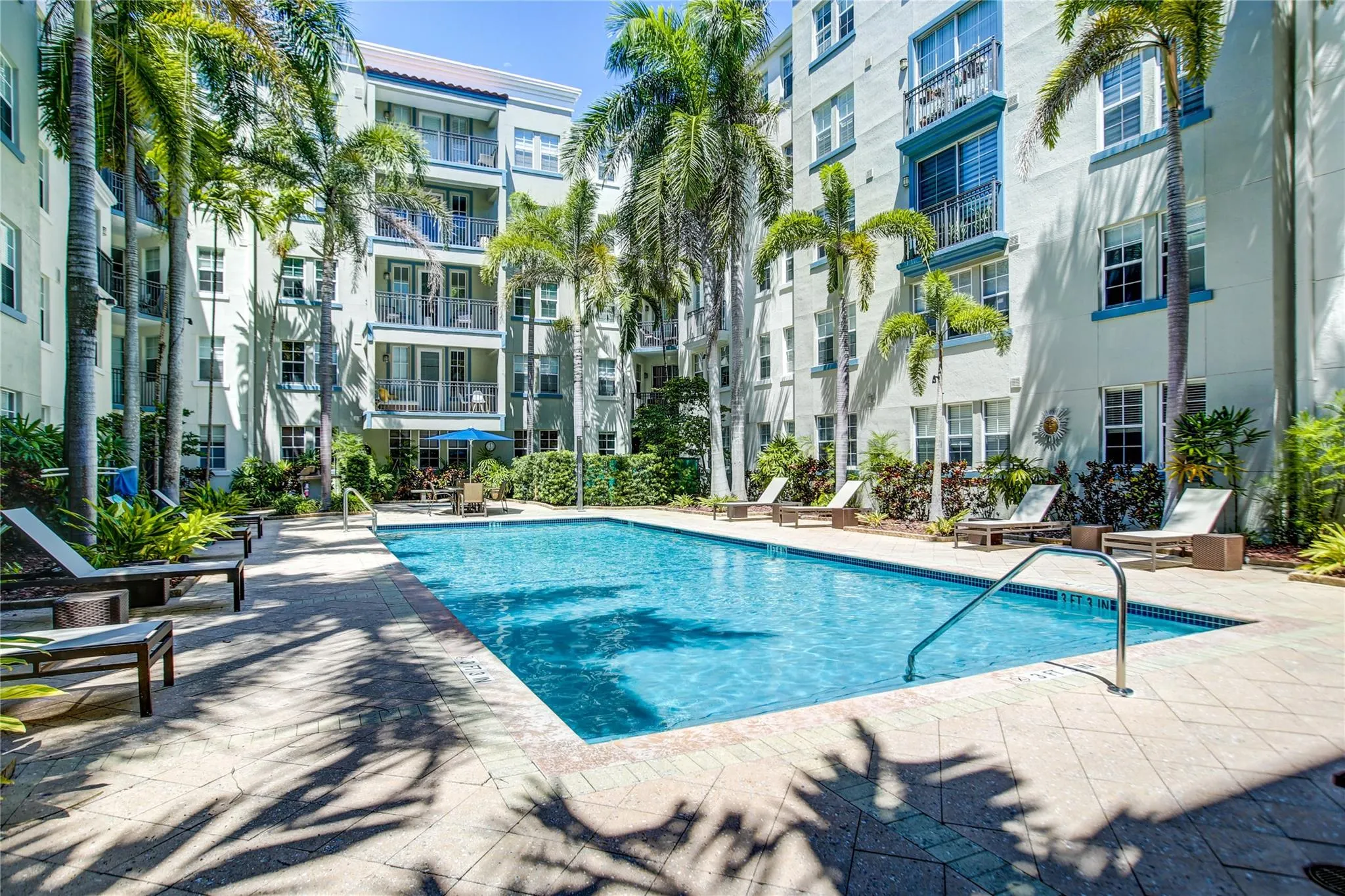 533 NE 3rd Ave, #405