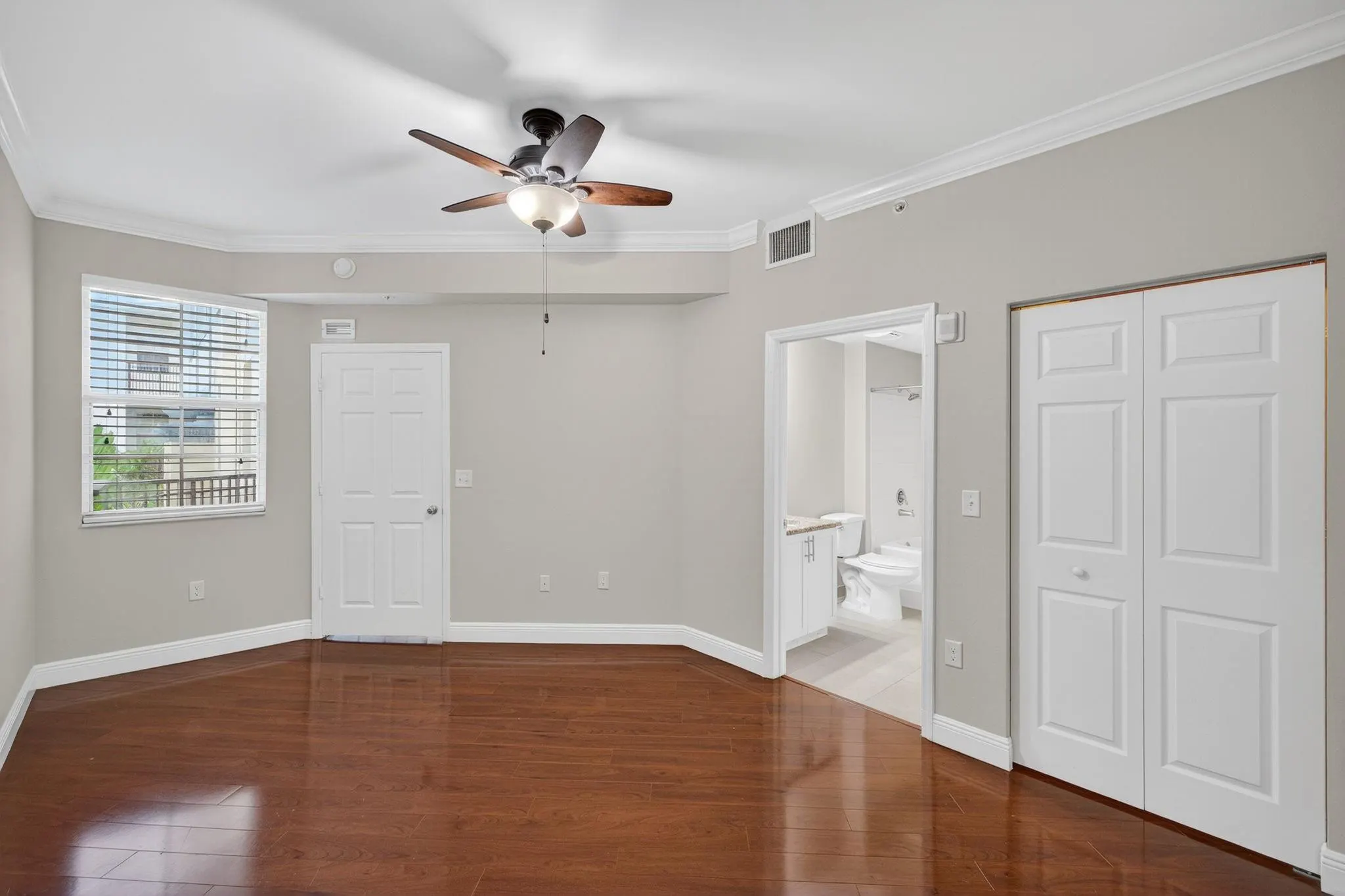 533 NE 3rd Ave, #405