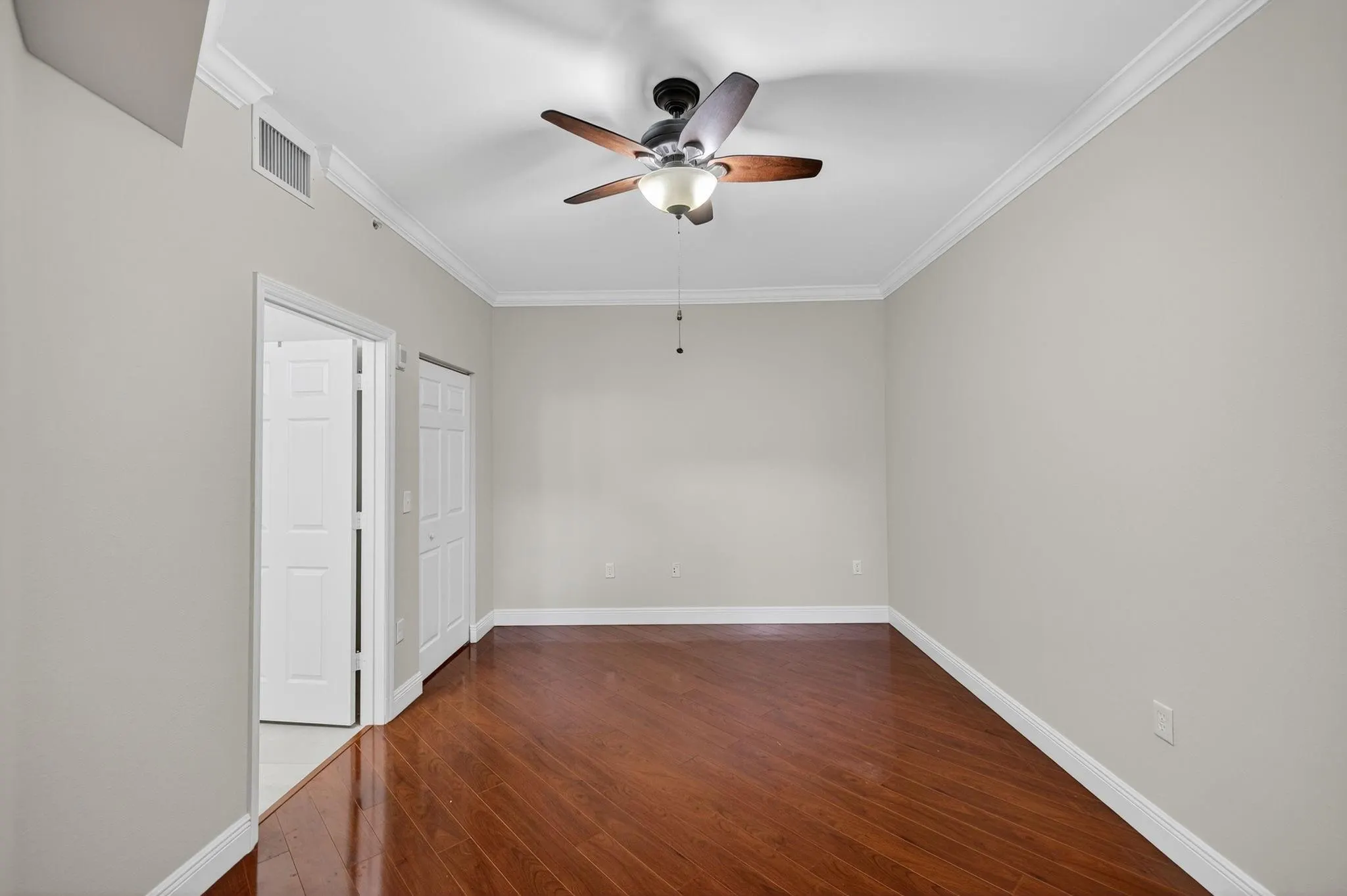 533 NE 3rd Ave, #405