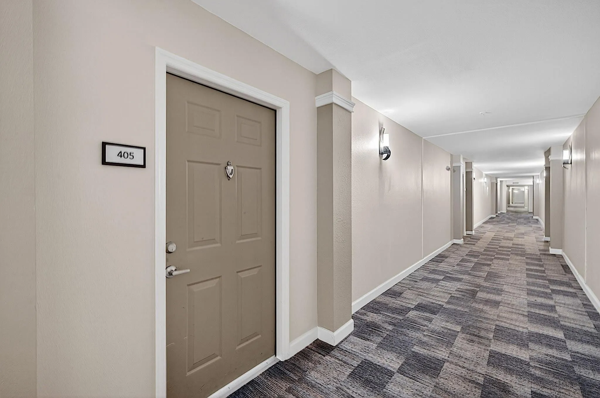 533 NE 3rd Ave, #405