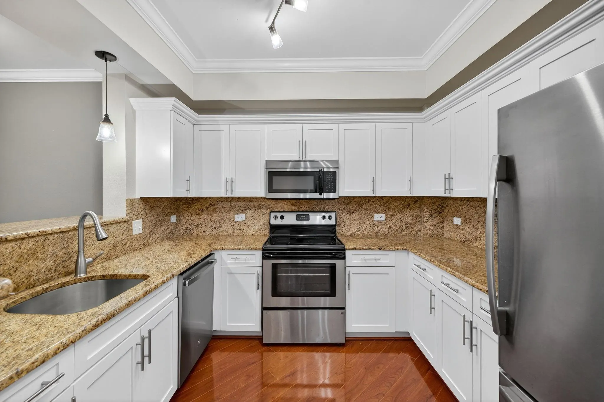 533 NE 3rd Ave, #405