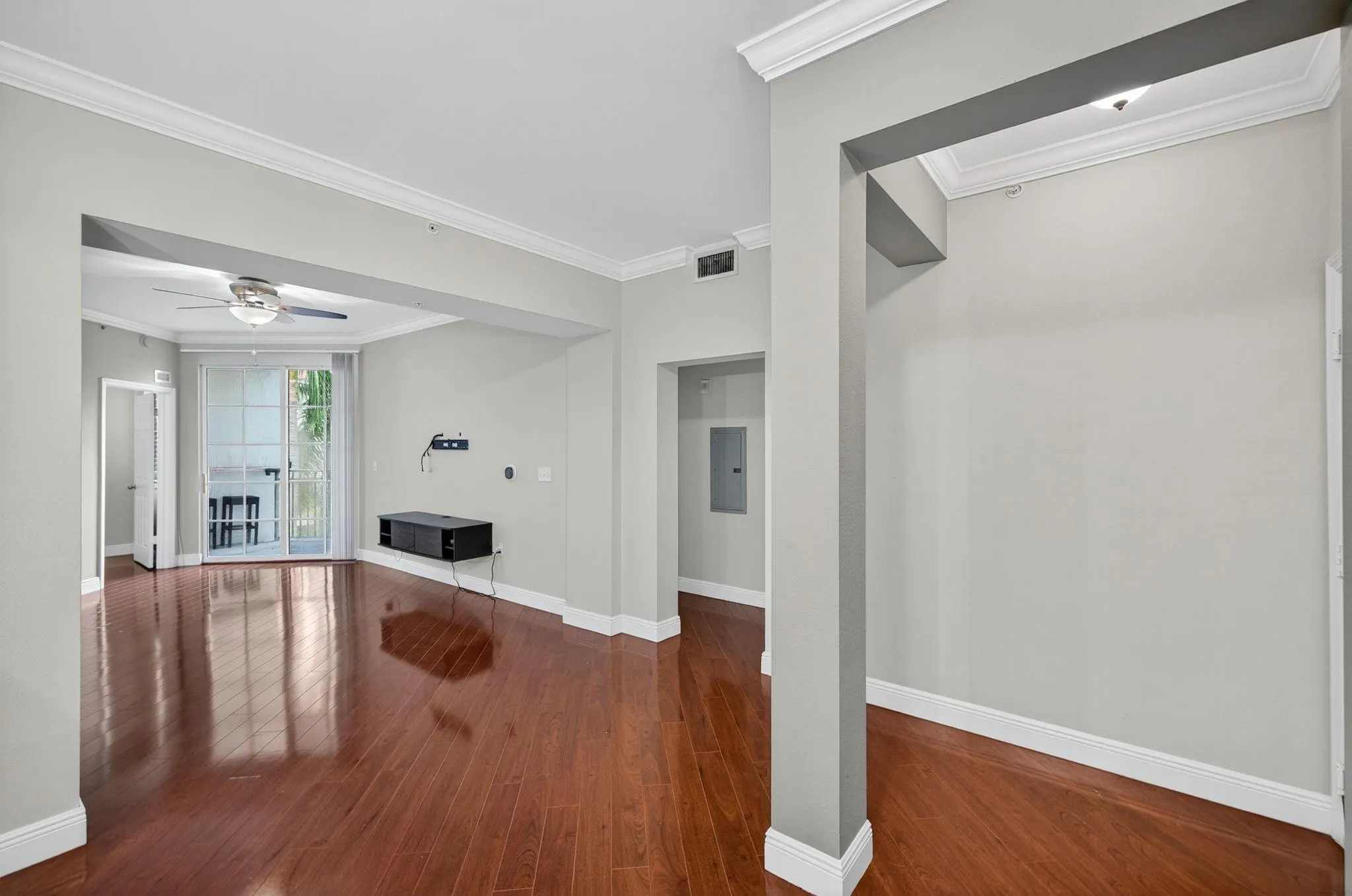 533 NE 3rd Ave, #405