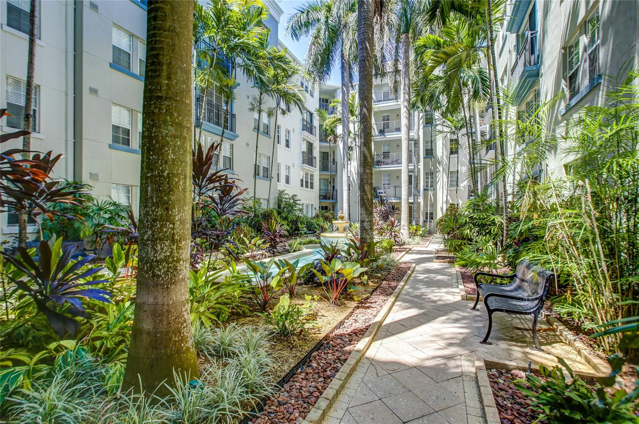 533 NE 3rd Ave, #405
